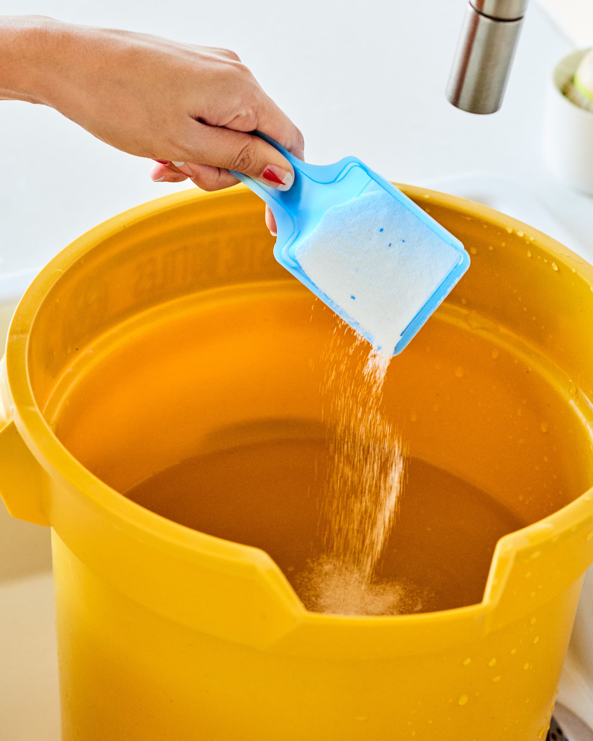 How to Mop Your Floors Using Laundry Detergent