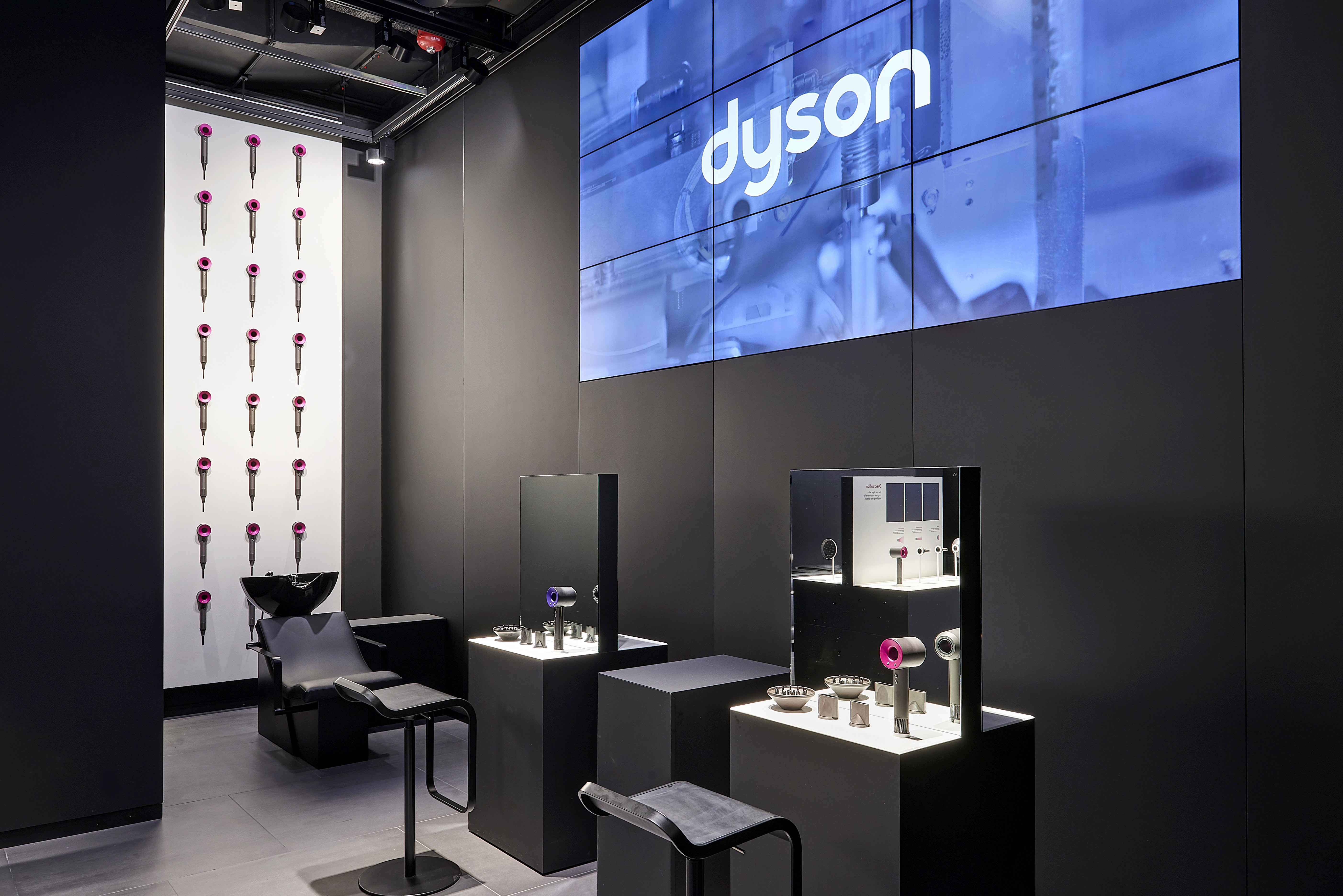 Why You Should Visit The Dyson Store in Person Therapy