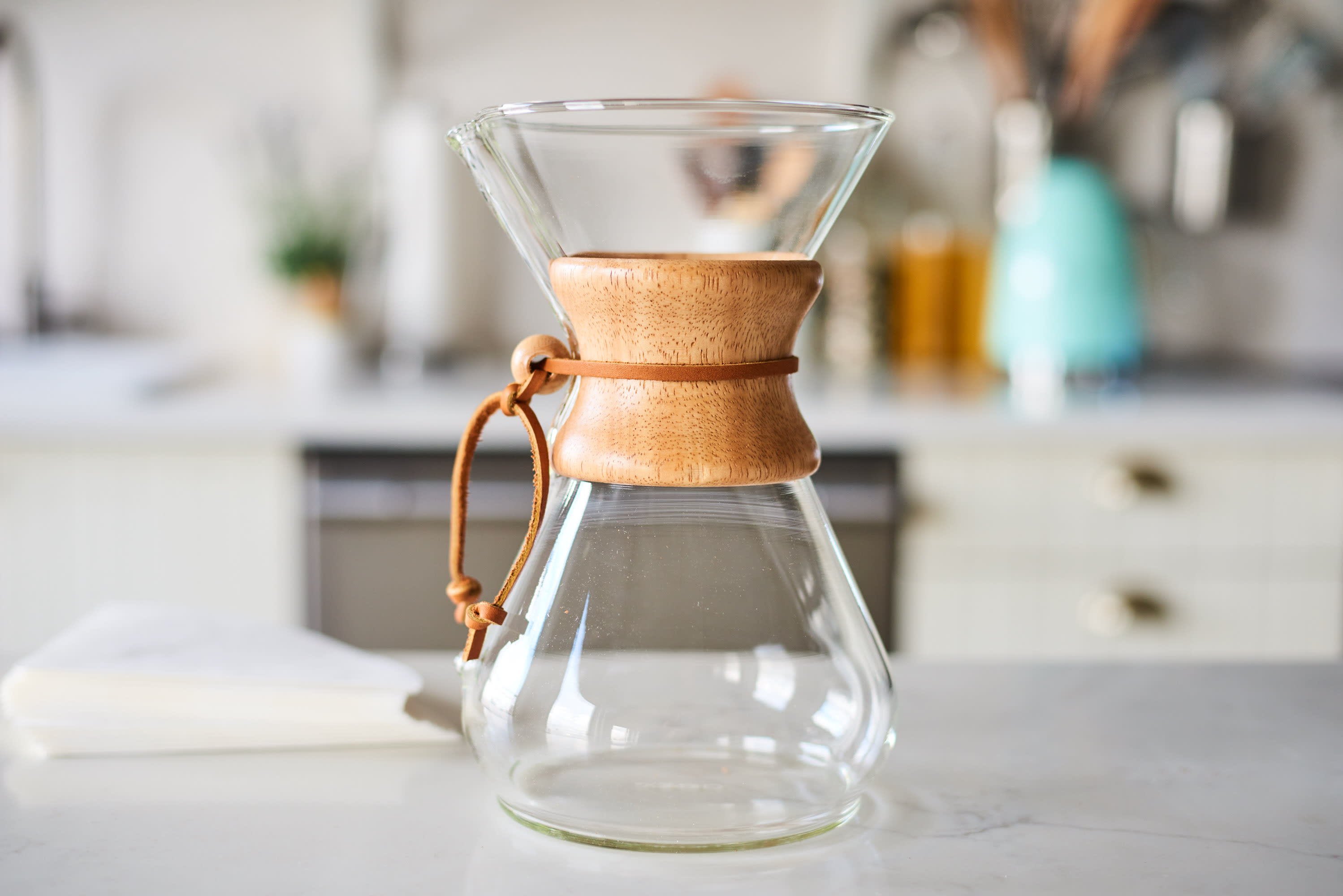 https://cdn.apartmenttherapy.info/image/upload/v1576781987/k/Photo/Lifestyle/2019-12-Chef-Showdown-Coffee-Makers/Chef-Showdown-Coffeemakers-Chemex_028.jpg