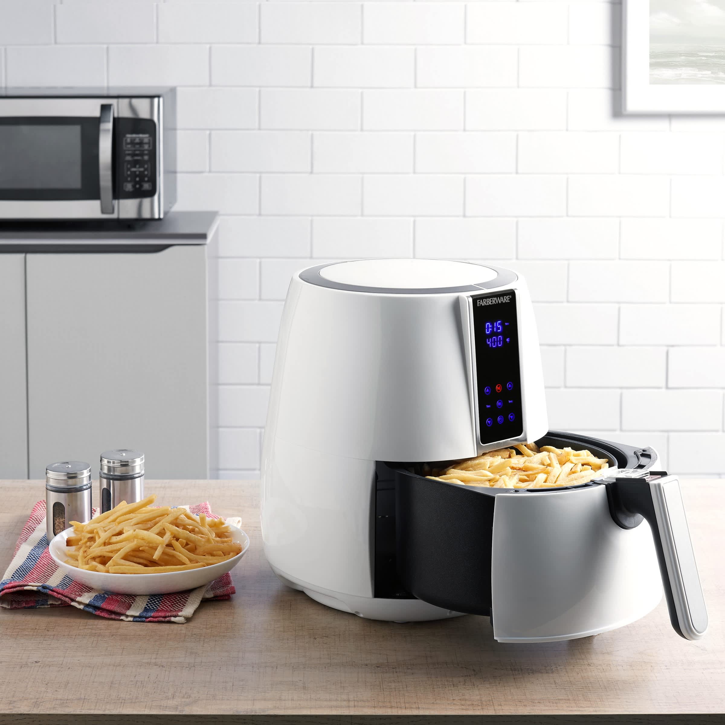 https://cdn.apartmenttherapy.info/image/upload/v1578591406/k/farberware_air_fryer_walmart_exclusive.jpg