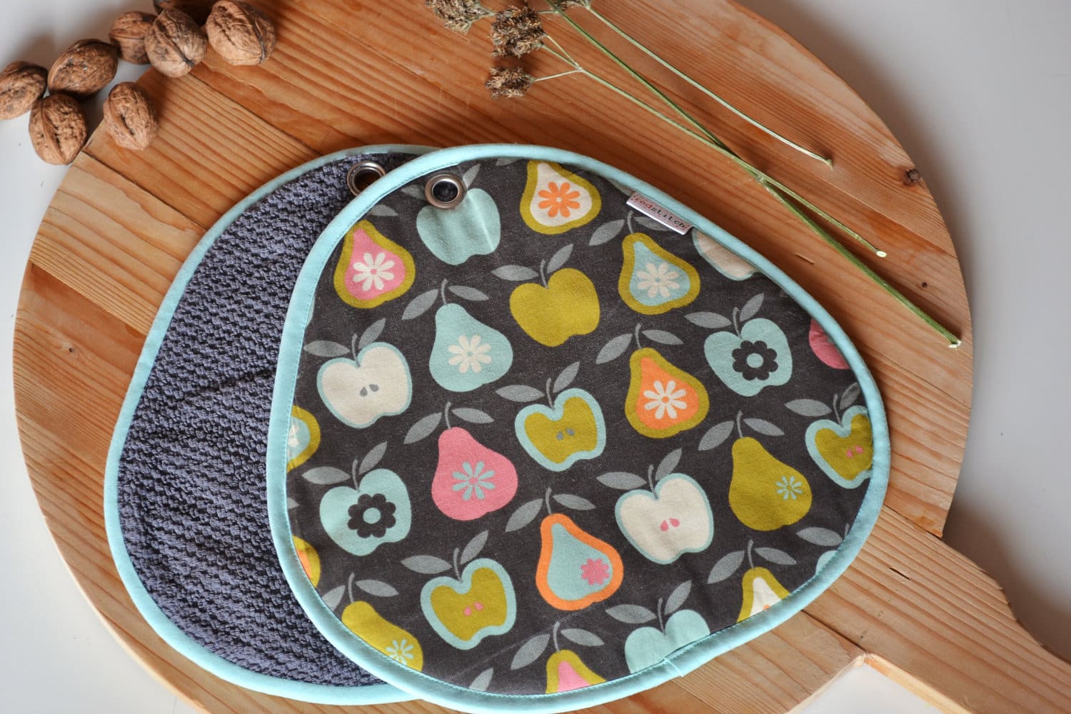 Red Stitch: Super Cute Handmade Potholders from Holland