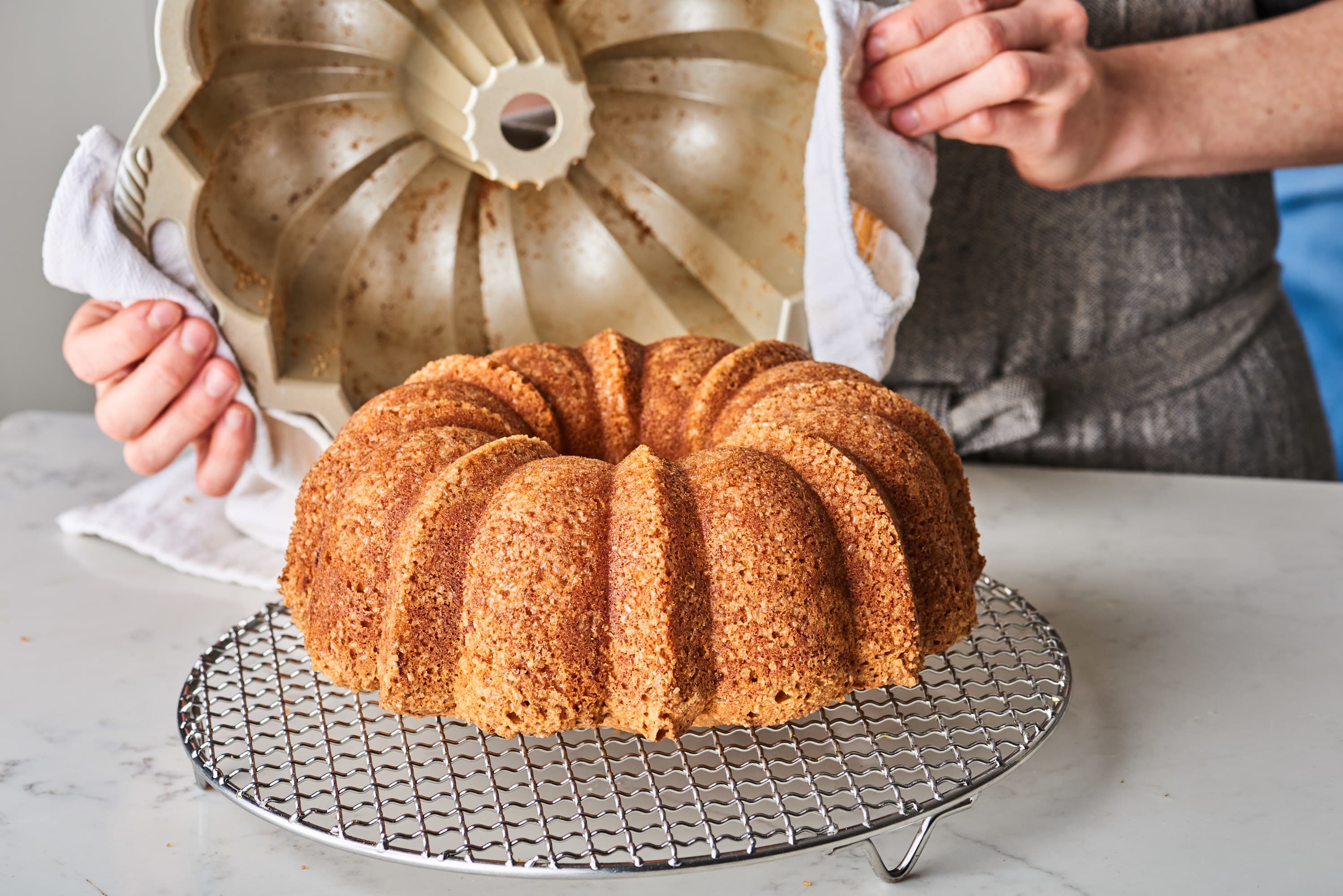 https://cdn.apartmenttherapy.info/image/upload/v1583185812/k/Photo/Recipes/2020-03-How-to-Ultimate-Foolproof-Bundt/2020-02-24_AT-K_104521.jpg