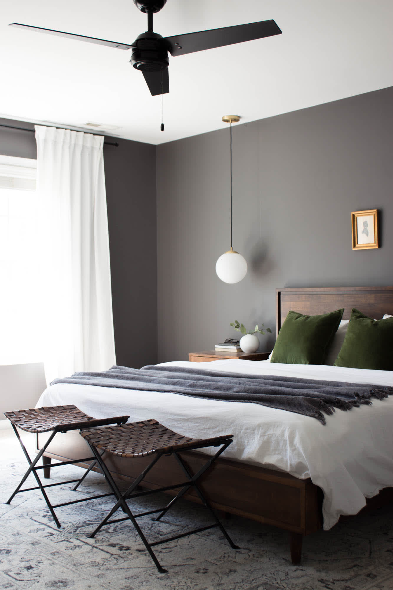 12 Grey Bedroom Ideas — How to Decorate a Grey Bedroom | Apartment ...