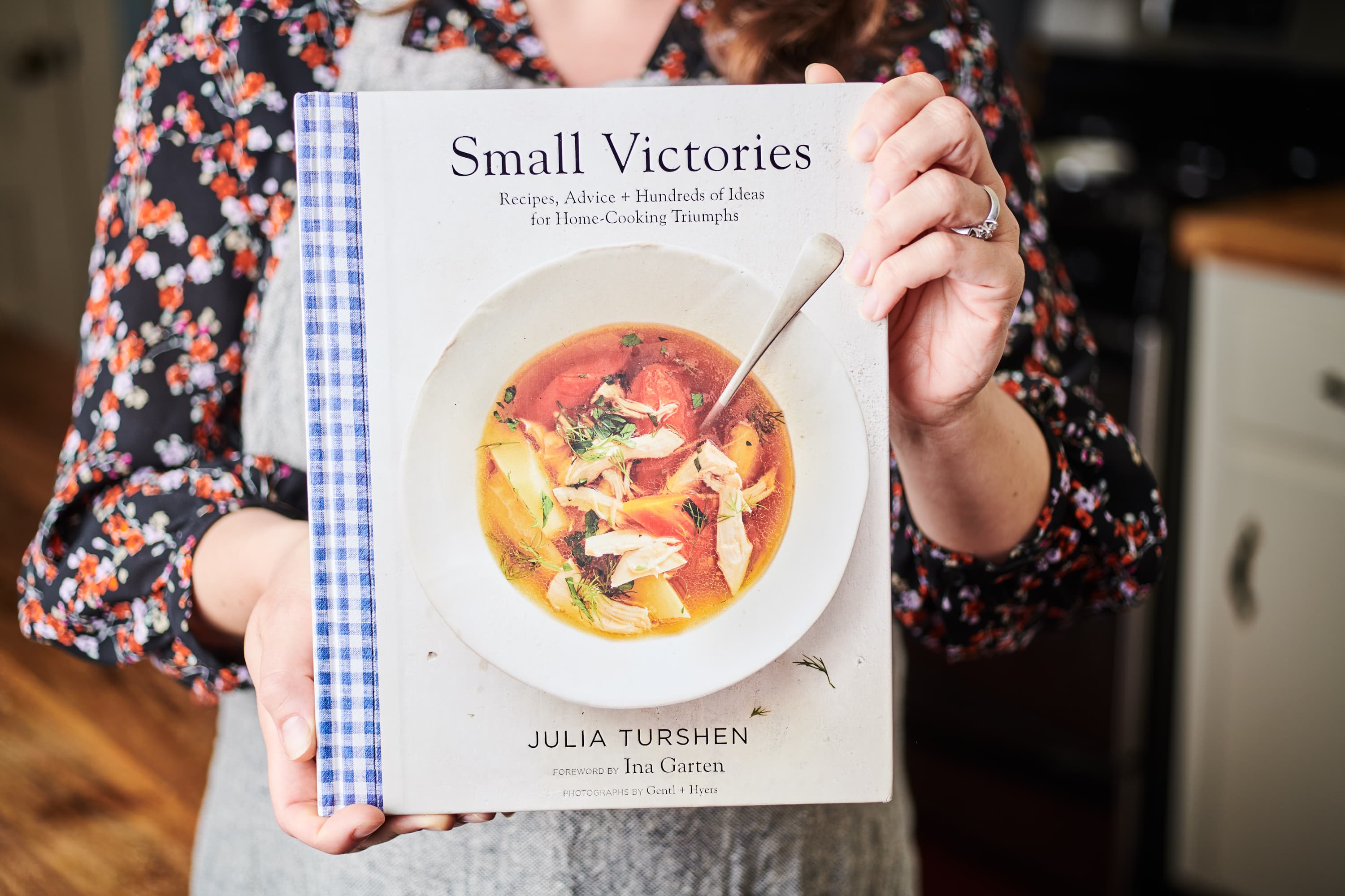 Small Victories: Recipes, Advice + Hundreds of Ideas for Home Cooking Triumphs (Best Simple Recipes, Simple Cookbook Ideas, Cooking Techniques Book) [Book]