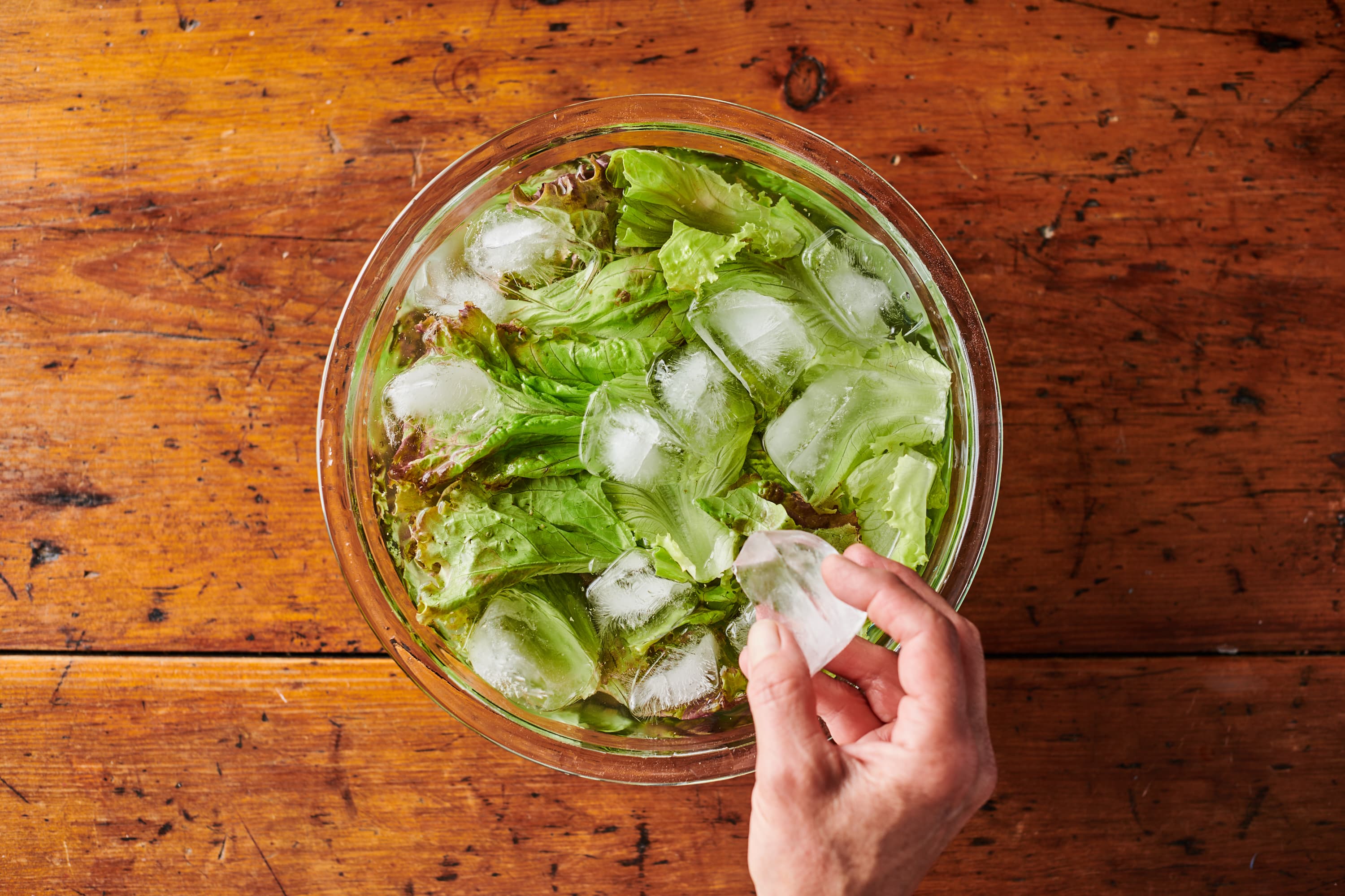 The Best Method for Washing and Drying Salad Greens