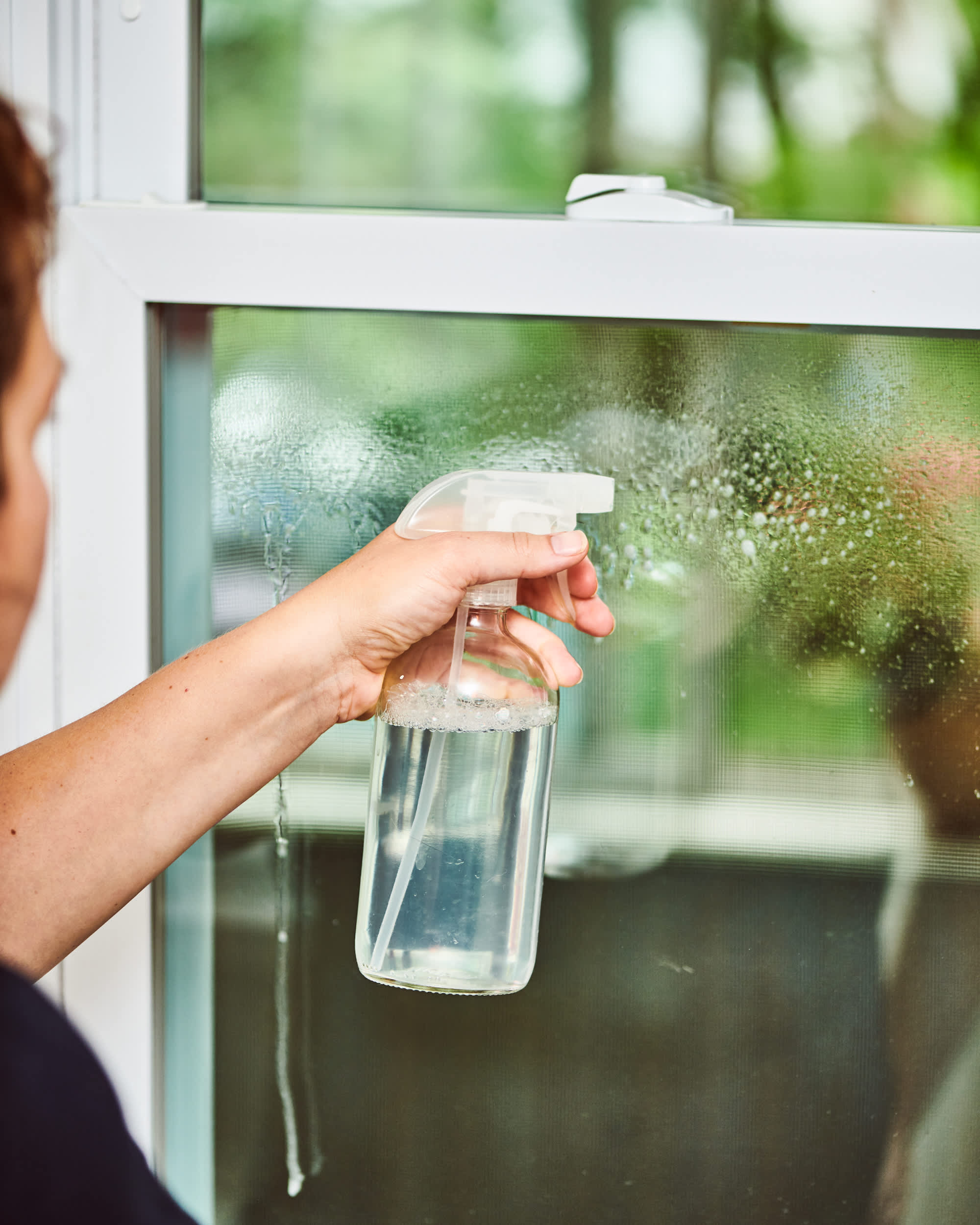 Как эффективно помыть окна без разводов. Мытье стекол. Мытье окон. Мойка окон. Чистые окна.