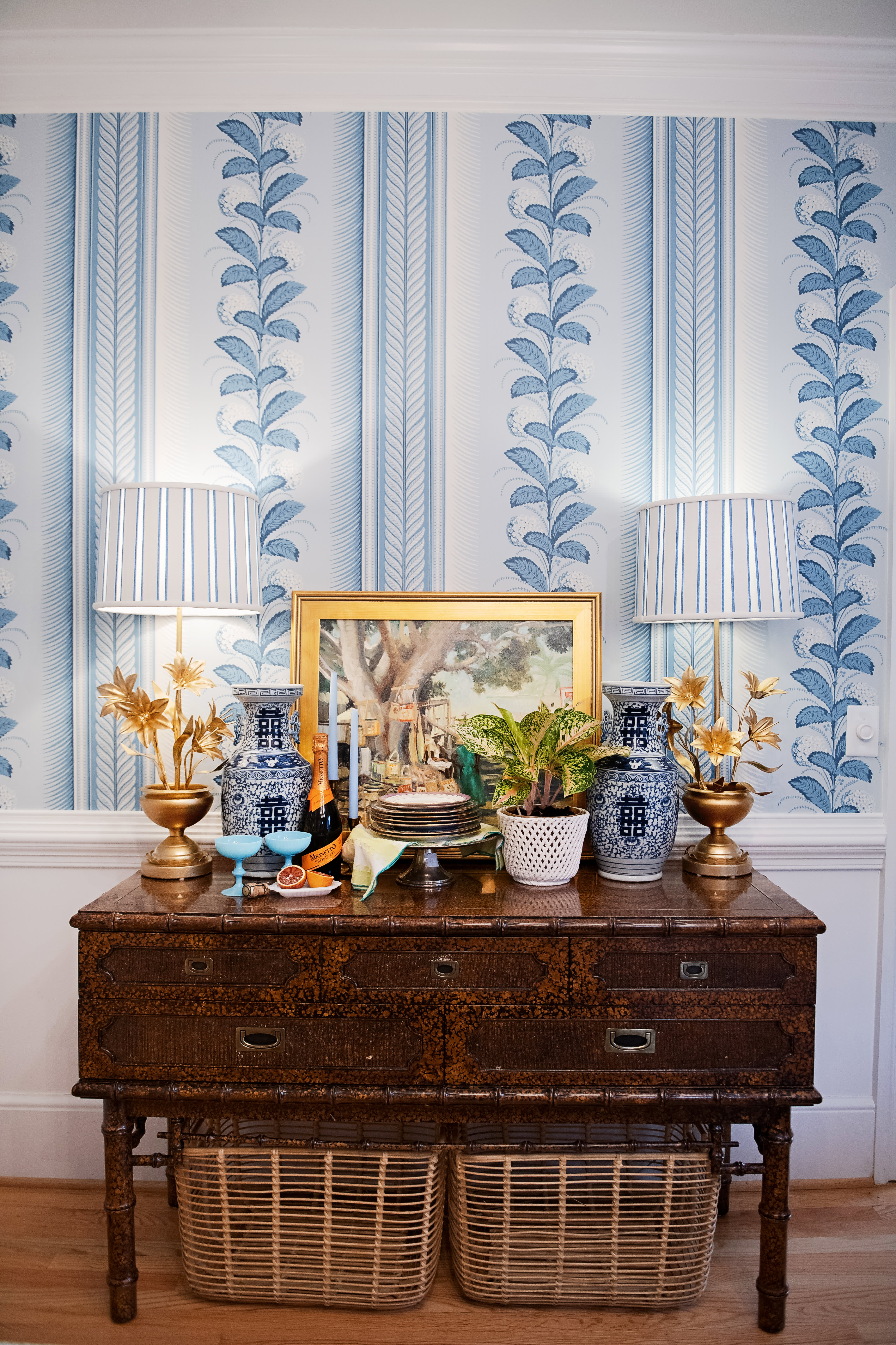 Chinoiserie Chic The Blue and White Breakfast Nook