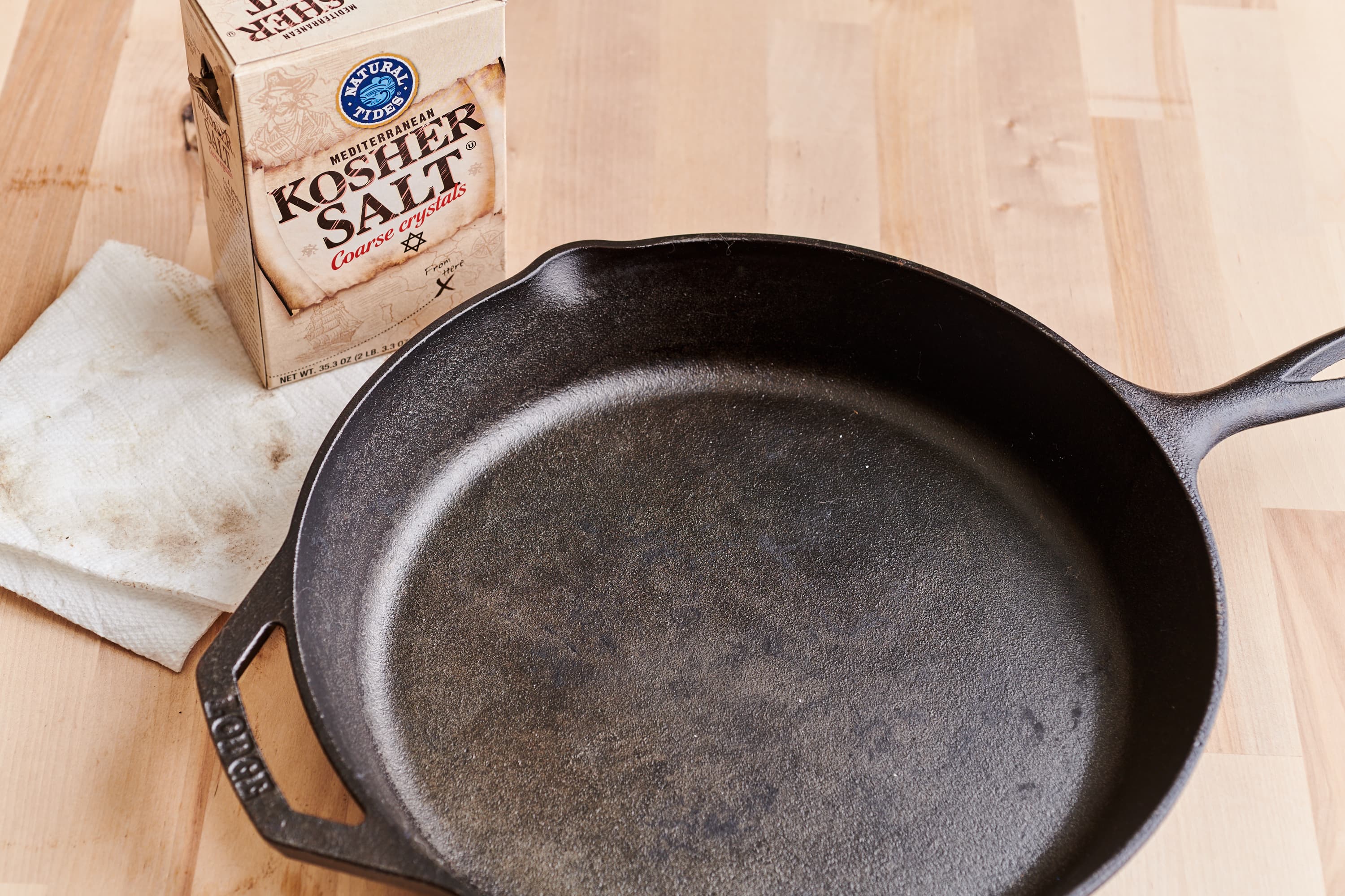 How Can I Tell When My Cast Iron Pan Is Clean?