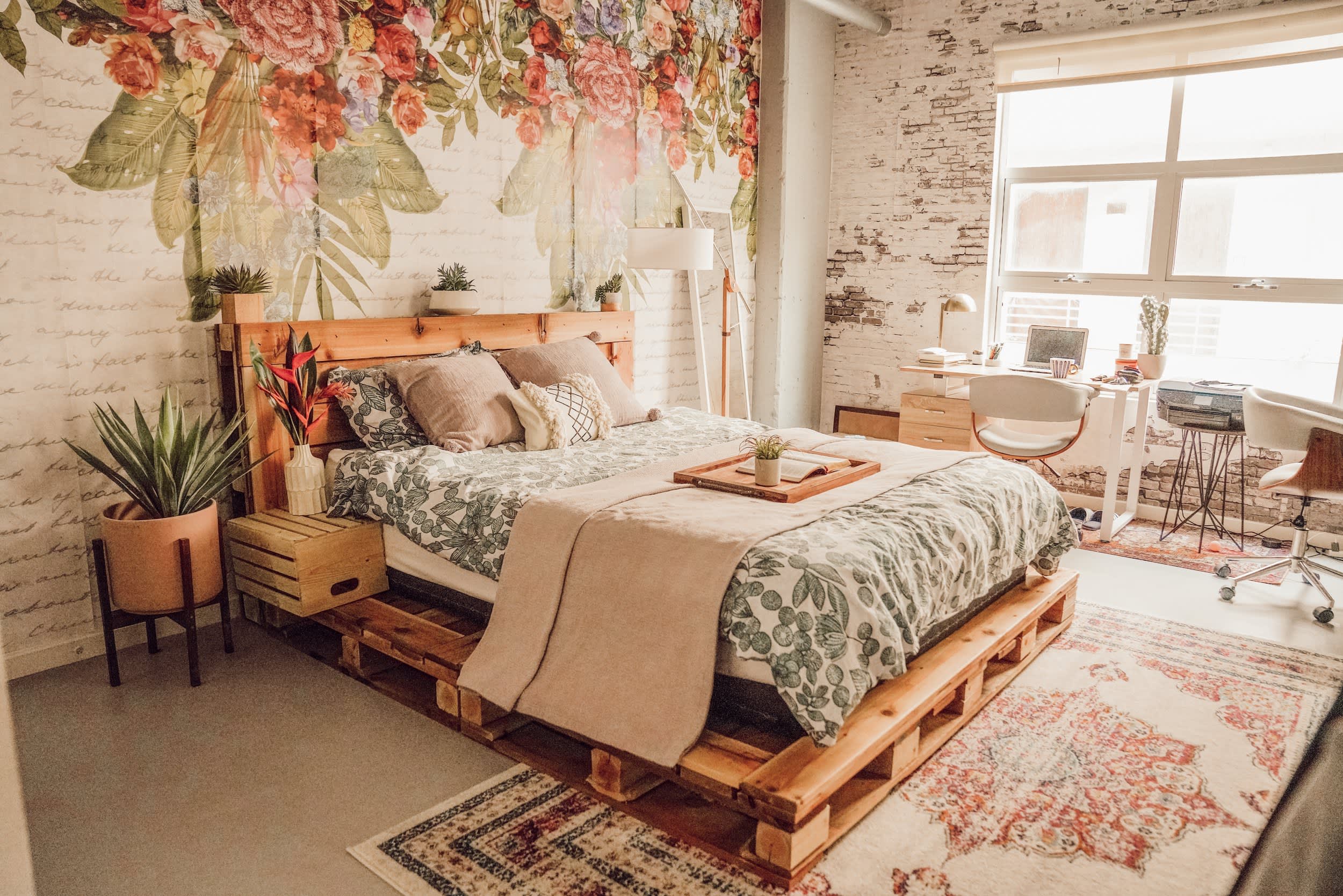 queen pallet platform bed