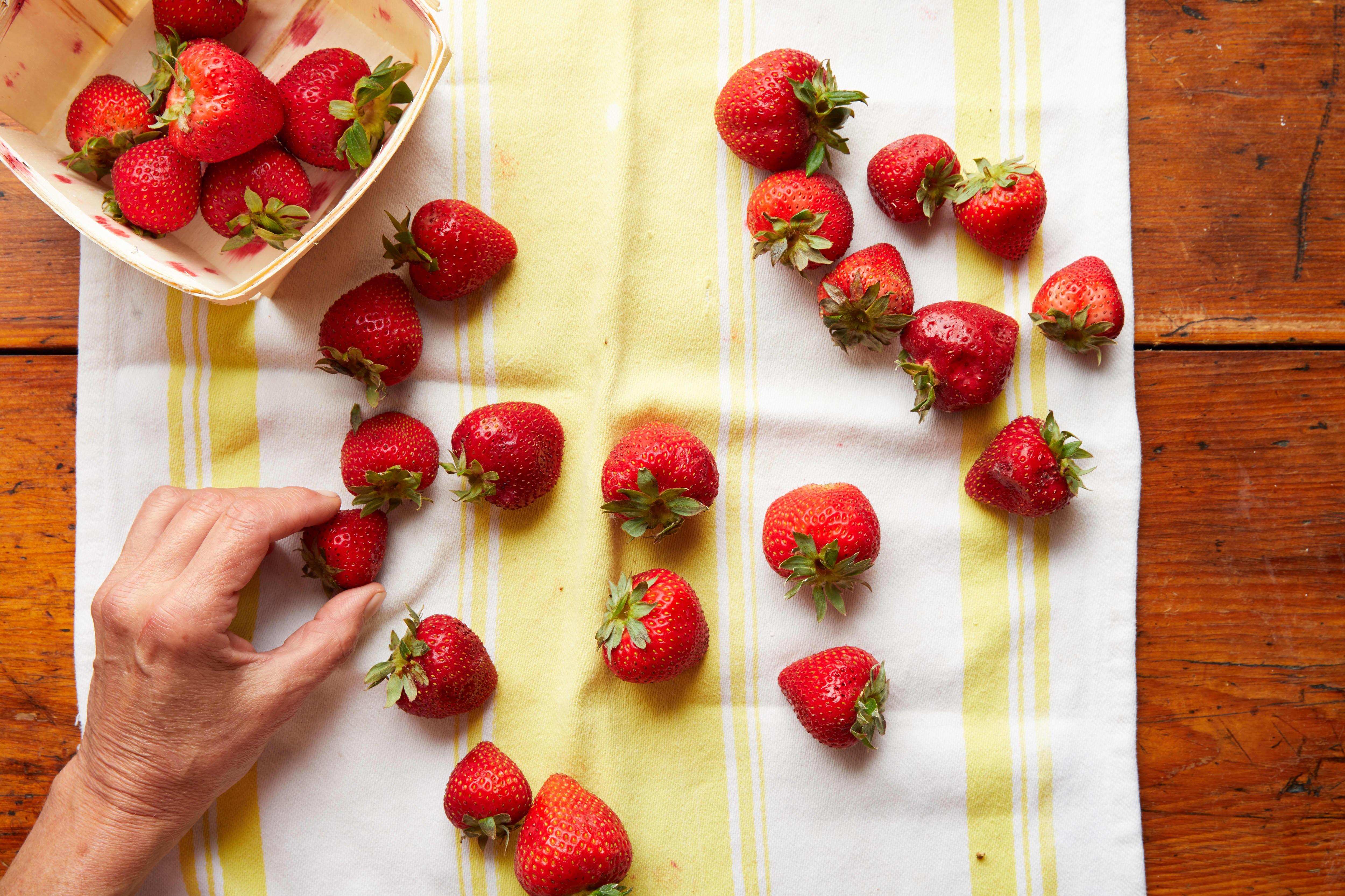 How to Clean Strawberries (So They Last Longer)! - Lexi's Clean