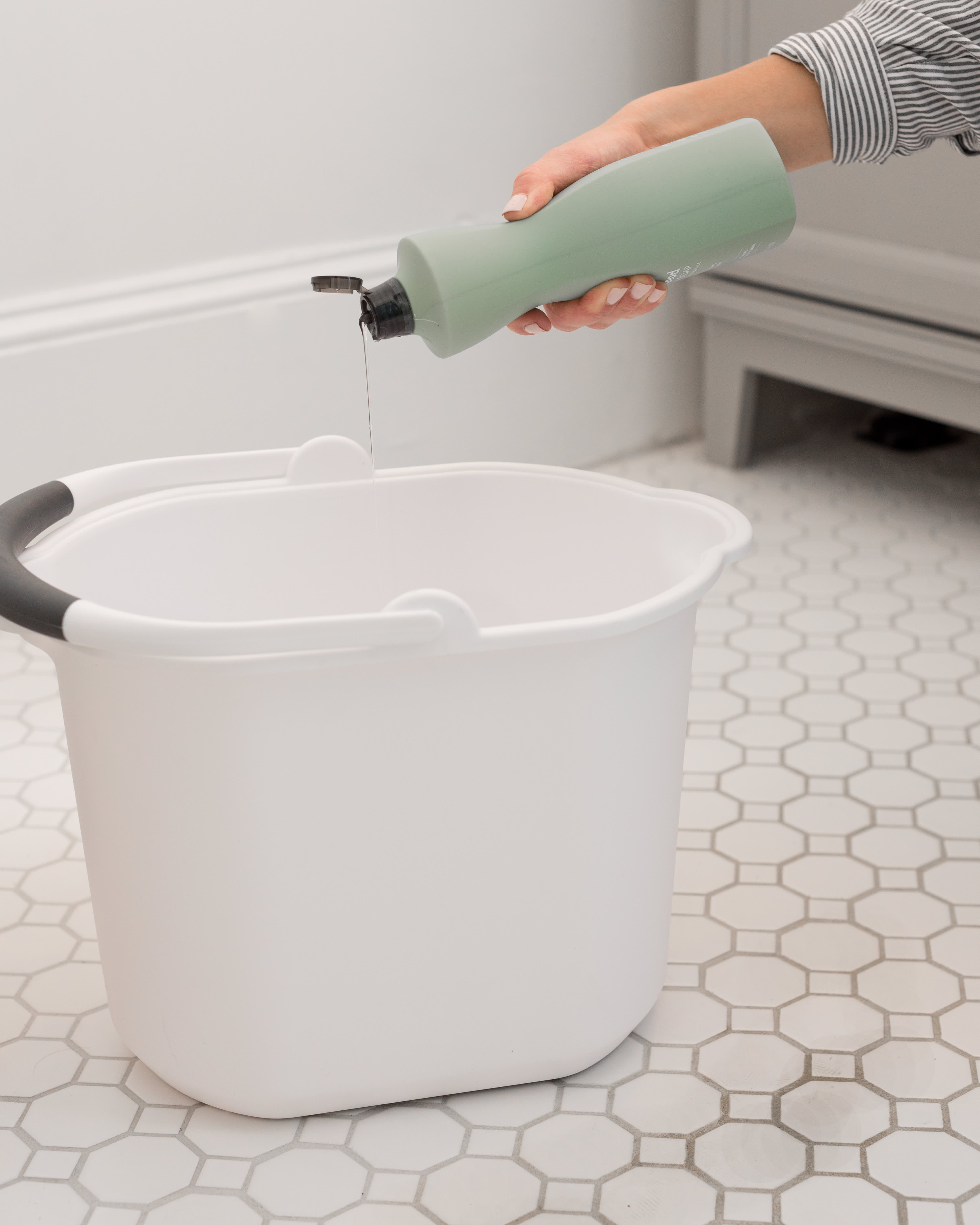 The Ultimate Bucket for Cleaning: Everything You Need to Know - NW