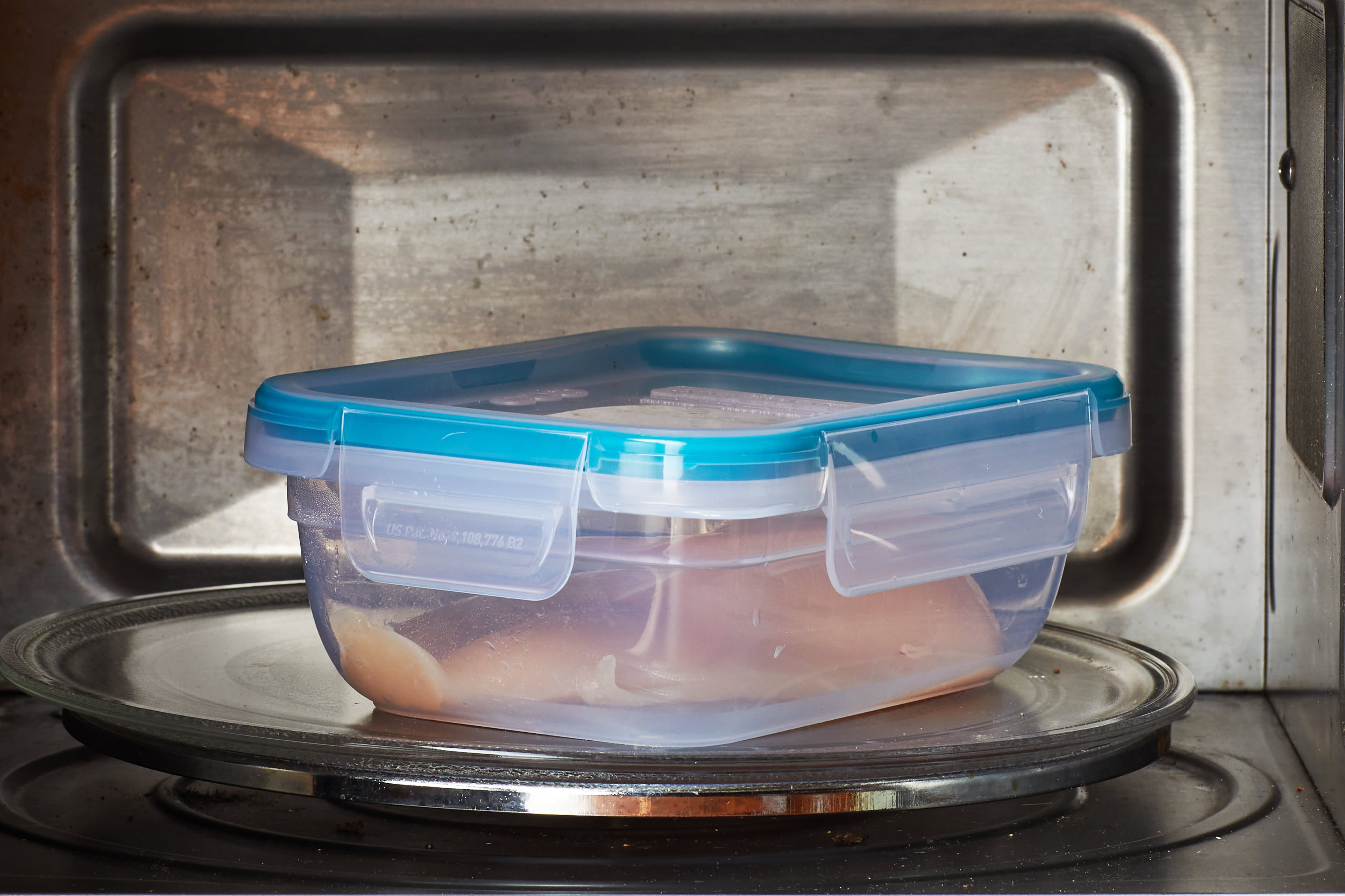 The 3 Ways To Safely Thaw Chicken, According To Experts