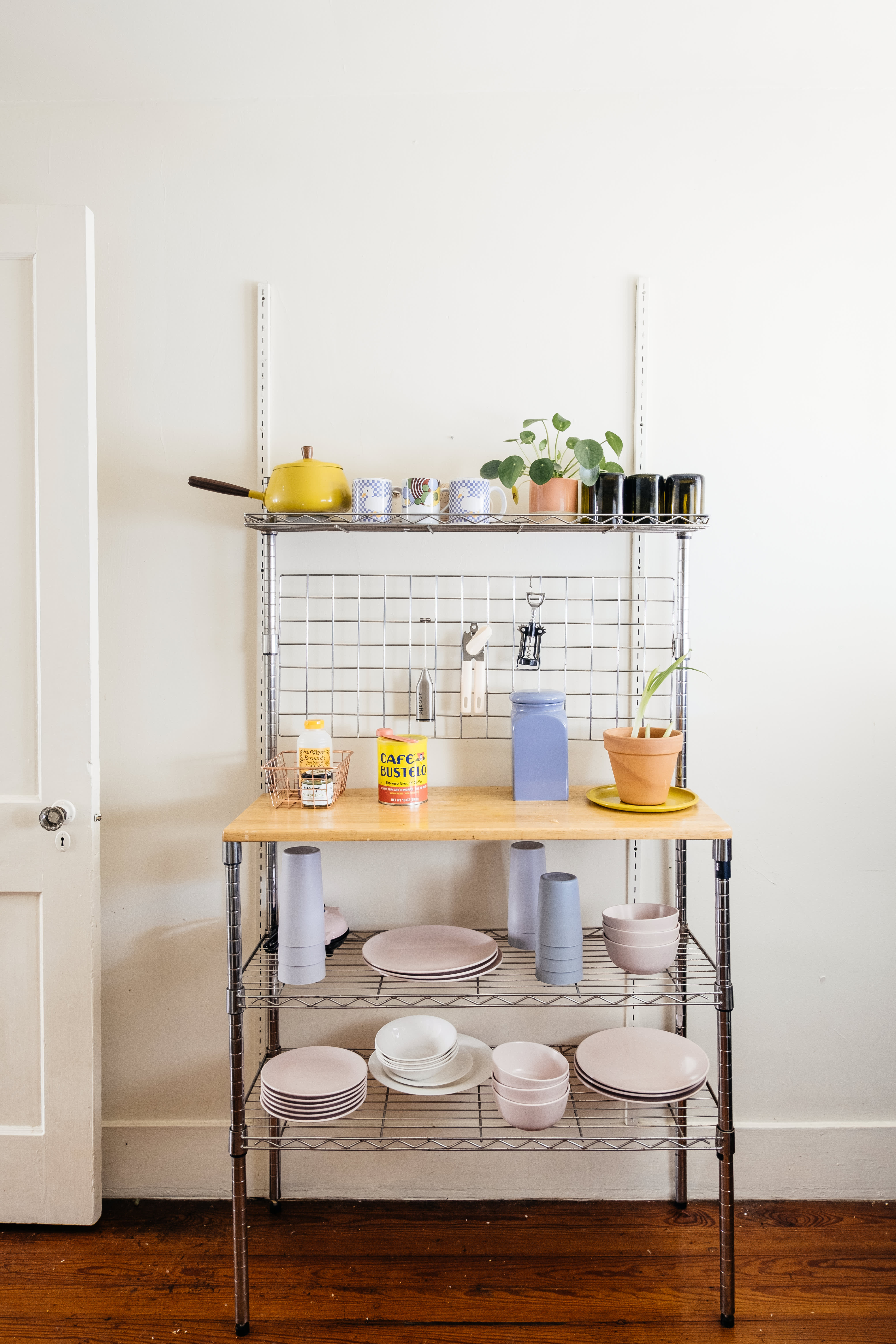 3 Ways to Keep Your Kitchen Organized with Non-Adhesive…