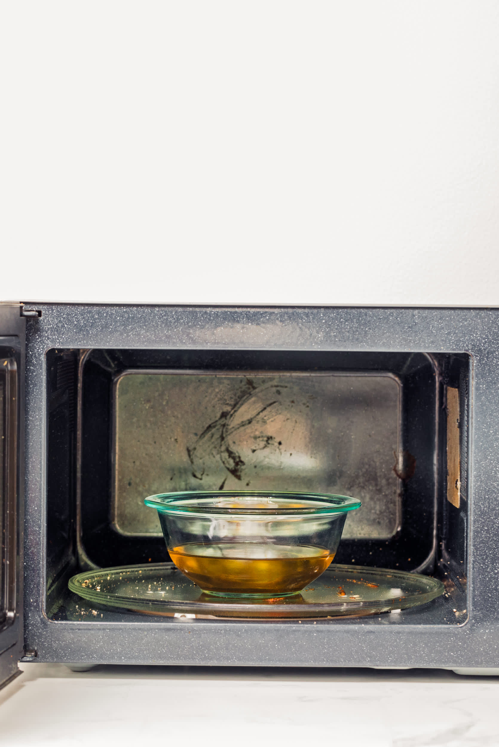 how to get burnt smell out of microwave 4