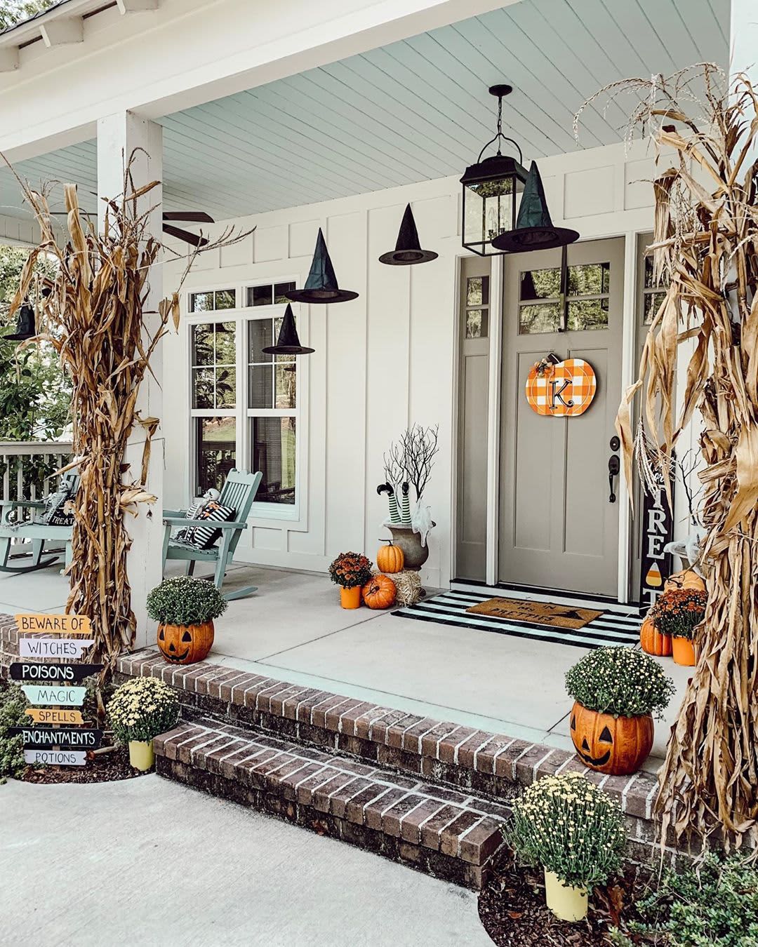 Embrace the Fall Vibes: Transform Your Home With Cozy Autumn Decor