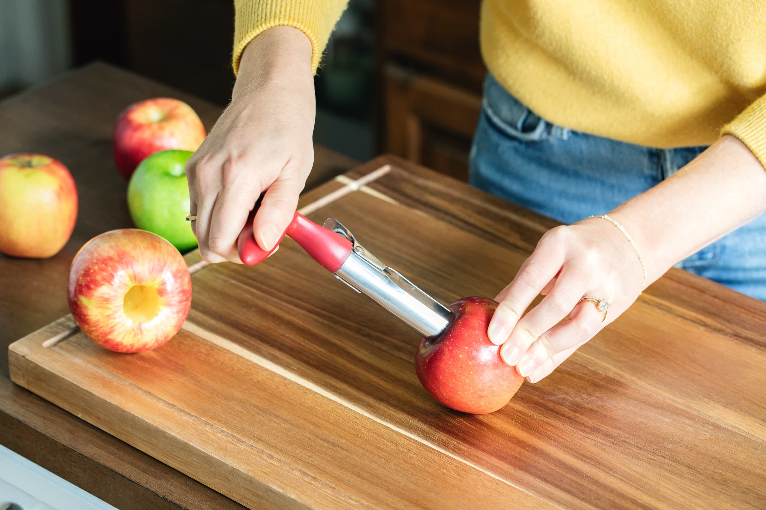 Testing kitchenAid apple corer/slicer 