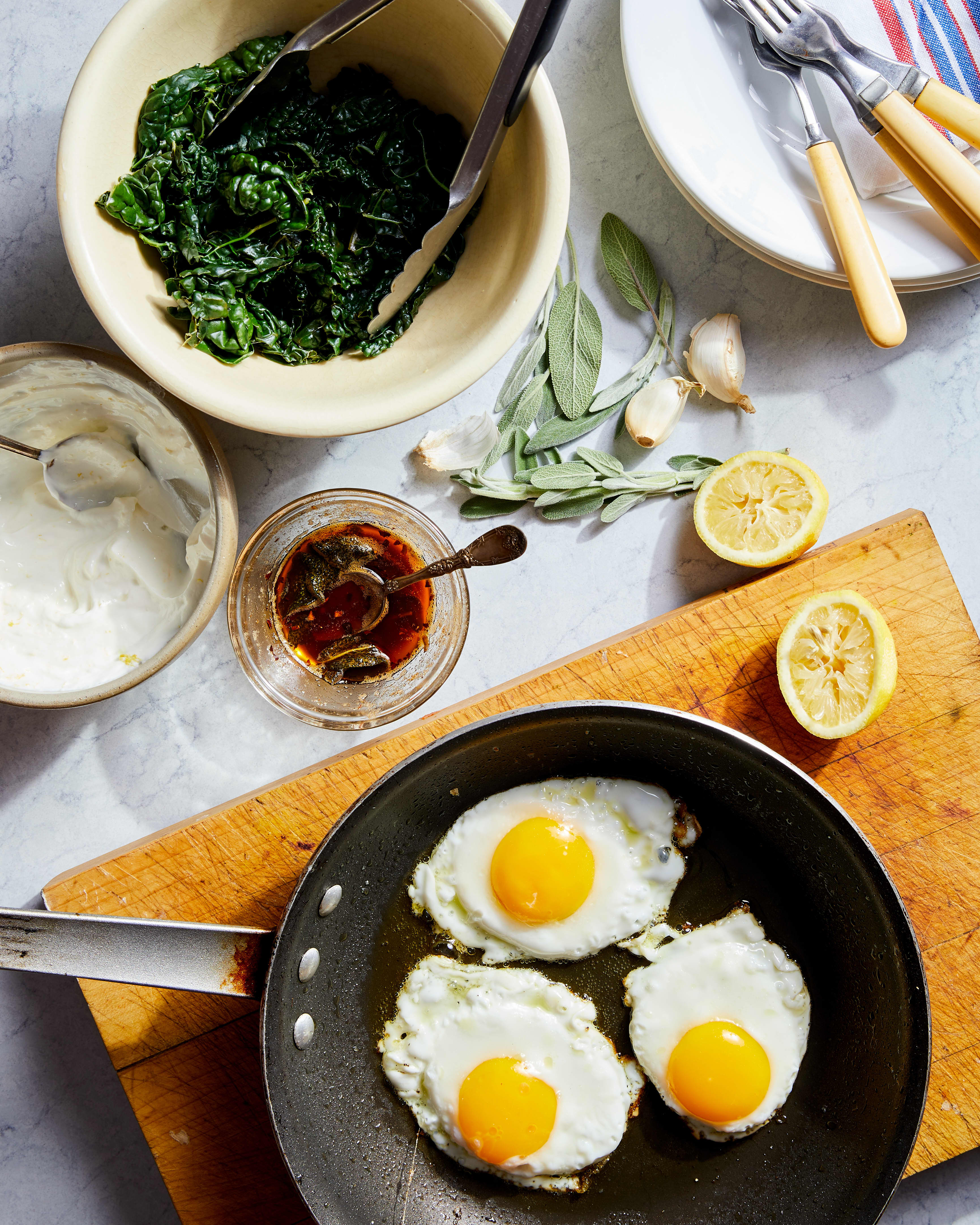 Crunchy Skillet Eggs With Herbs Recipe