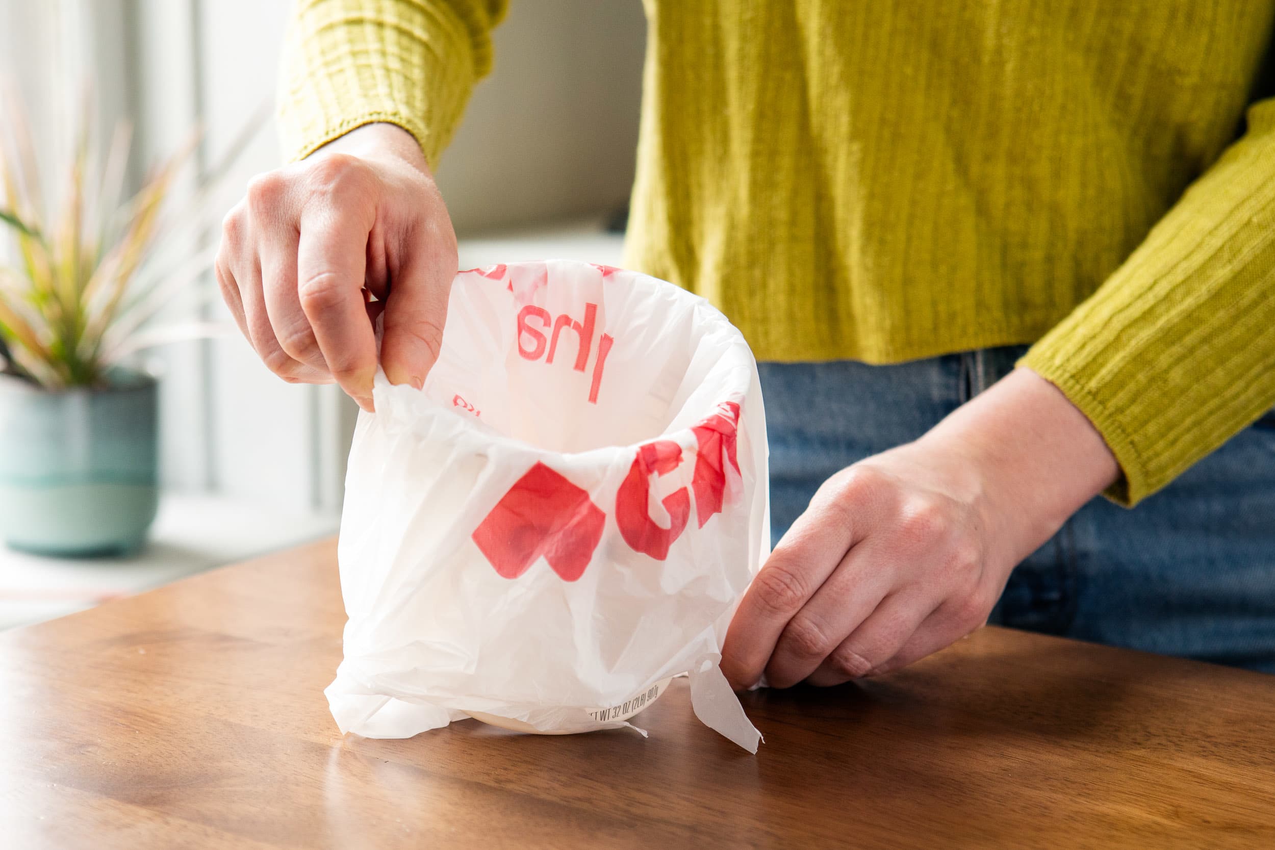 6 Easy Ways To Reuse Plastic Bags In Hindi | easy ways to reuse plastic bags  | HerZindagi
