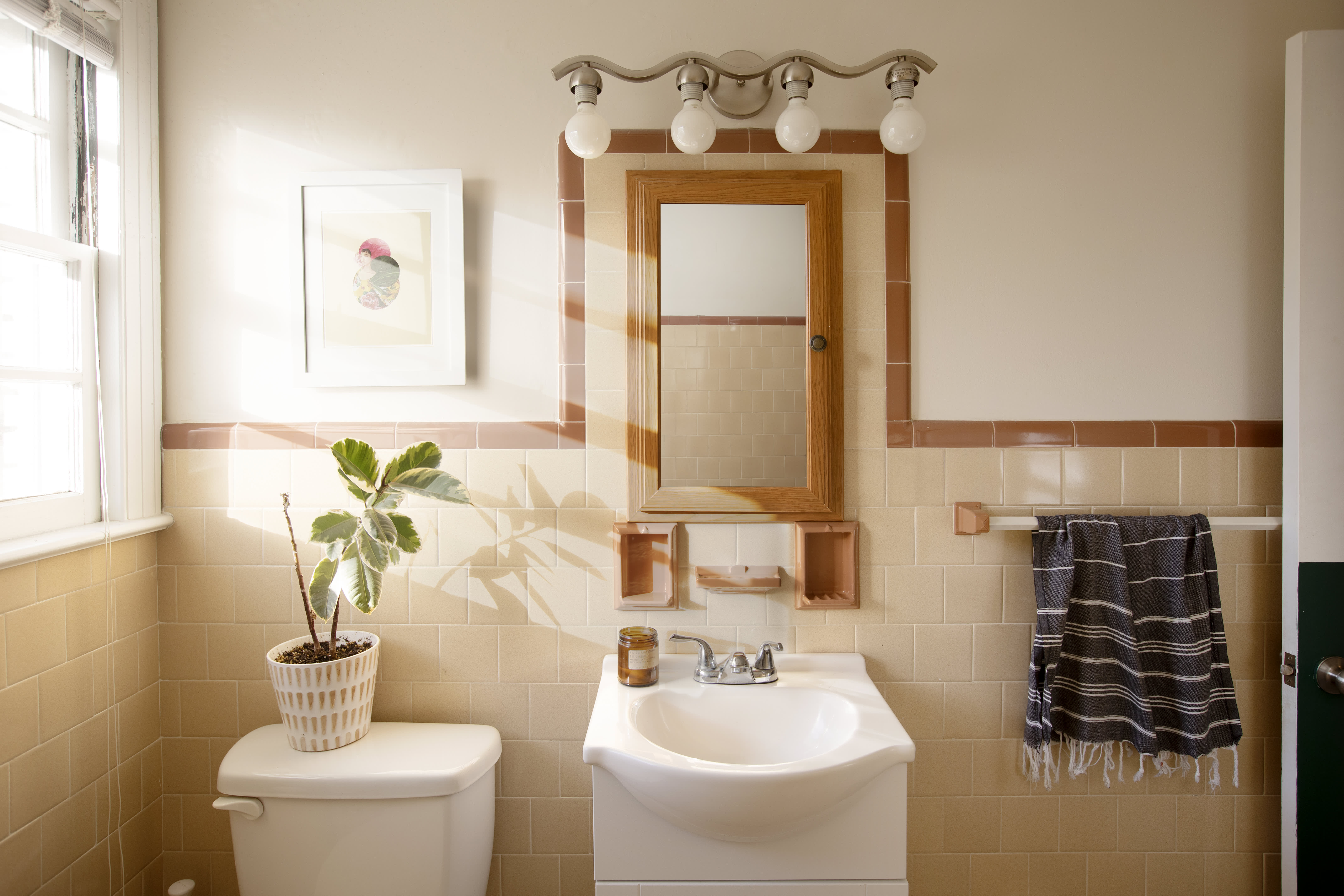 11 Things Everyone Should Have Somewhere in Their Bathroom