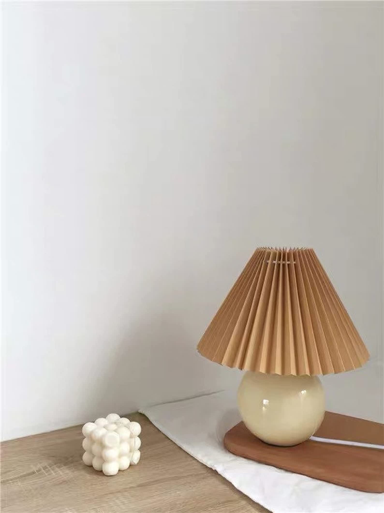 wavy ceramic table lamp