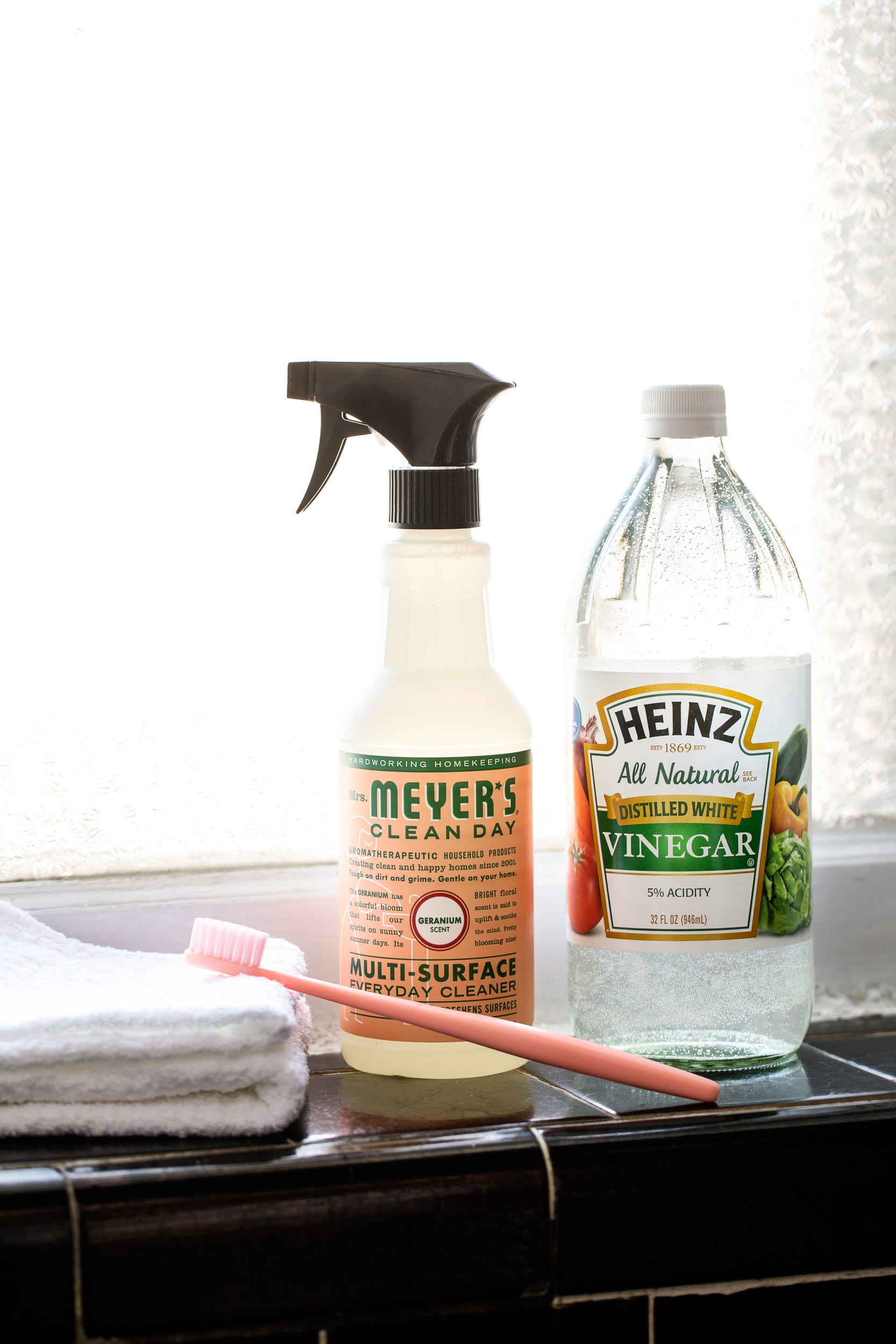 How to Clean a Showerhead Using Basic Pantry Ingredients