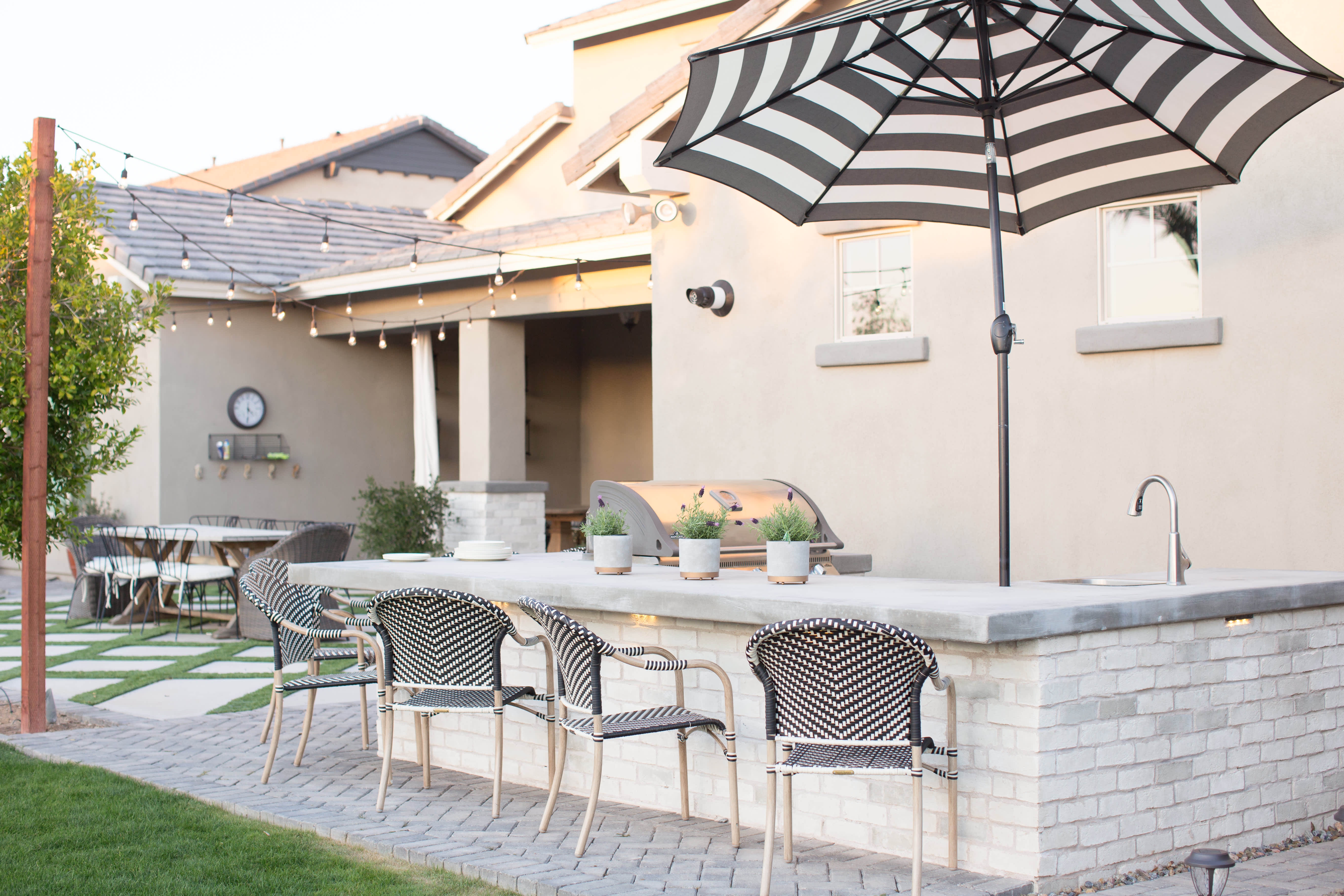 20 Outdoor Kitchen Ideas With Photos of Inspiring Spaces ...