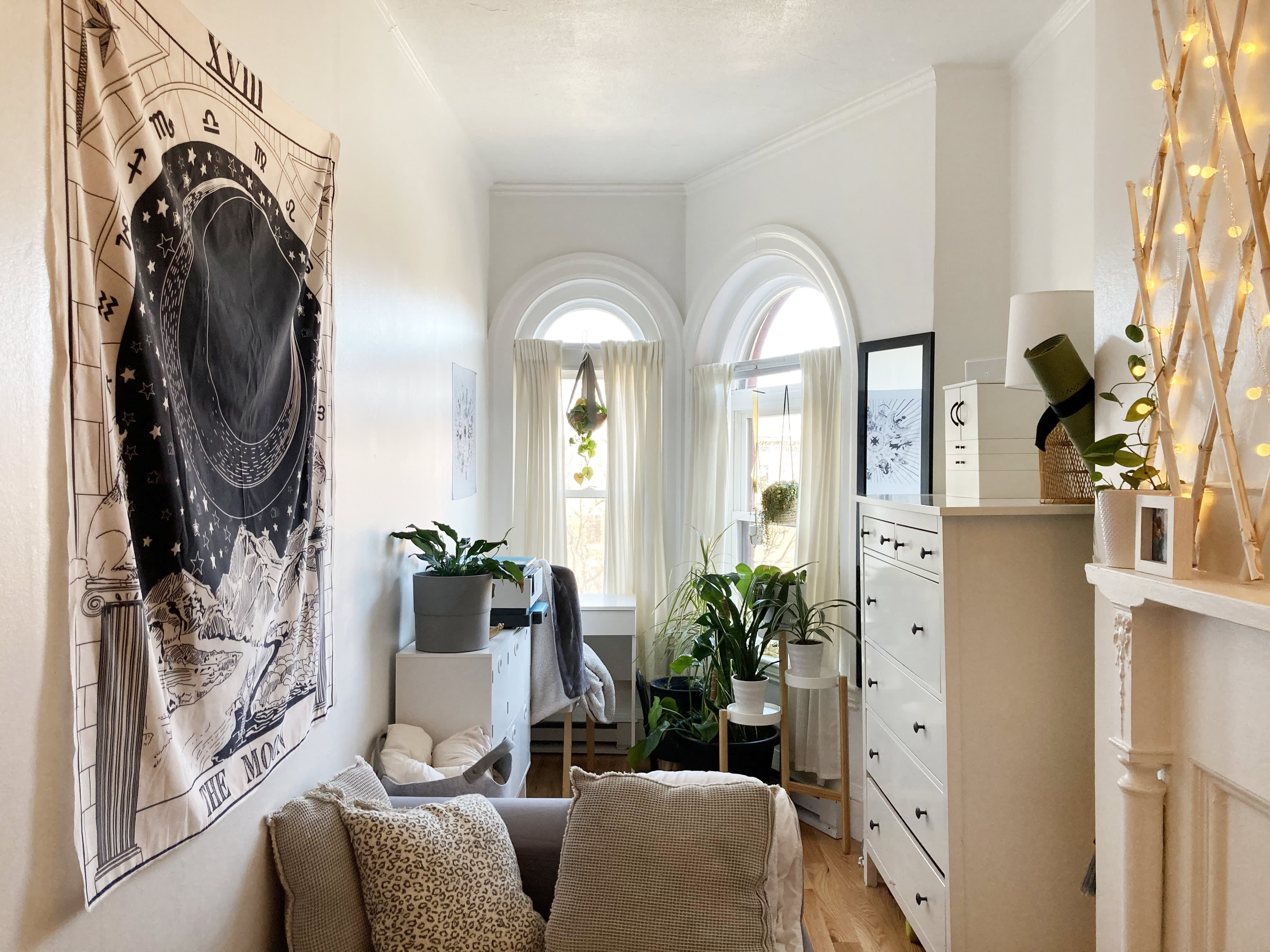 The Best Small Space, Narrow Room Decorating Tips, According to ...