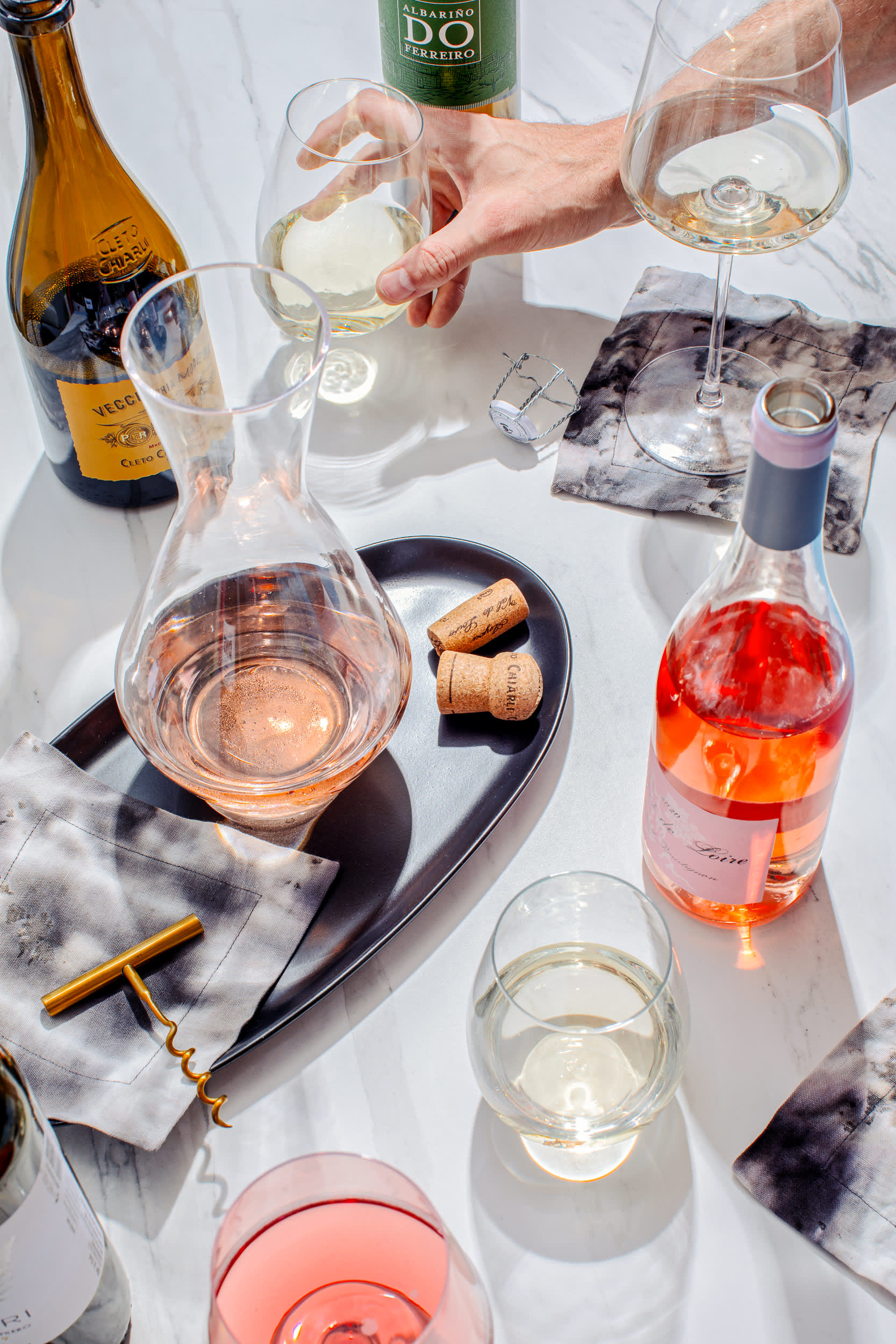 https://cdn.apartmenttherapy.info/image/upload/v1624478592/k/Photo/Lifestyle/2021-07-TK-Sommeliers-on-the-One-Wine-They%27re-Drinking-This-Summer/Kitchn-2021-Sommelier-Summer-Wine-3.jpg