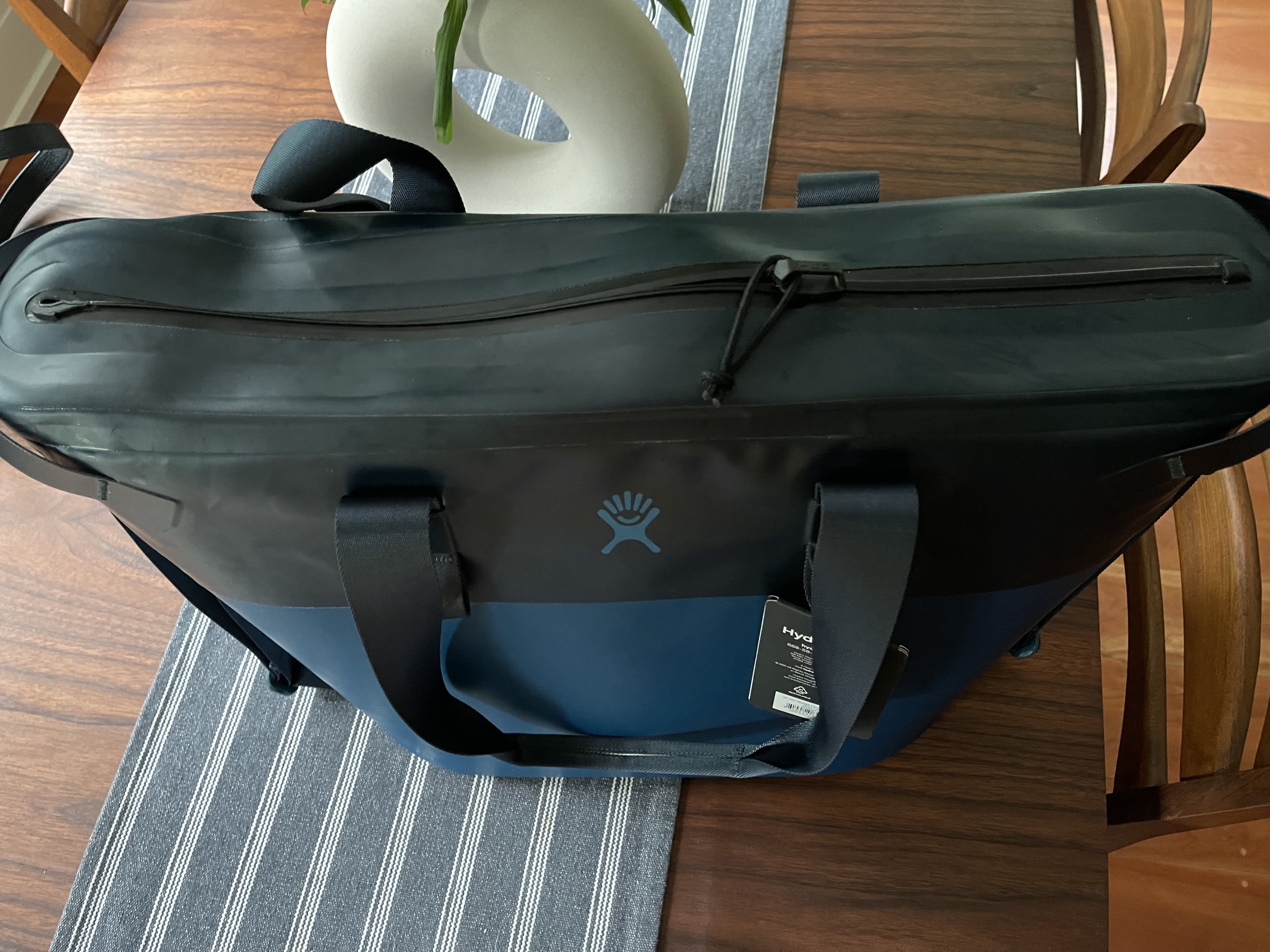 HydroFlask 26L Day Escape Tote Review - Peak Mountaineering
