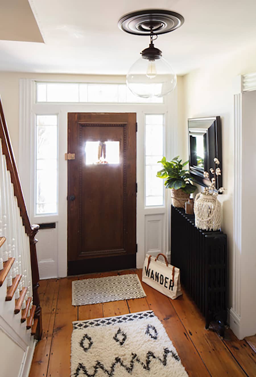 8 Must-Haves For An Organized Entryway - Small Stuff Counts