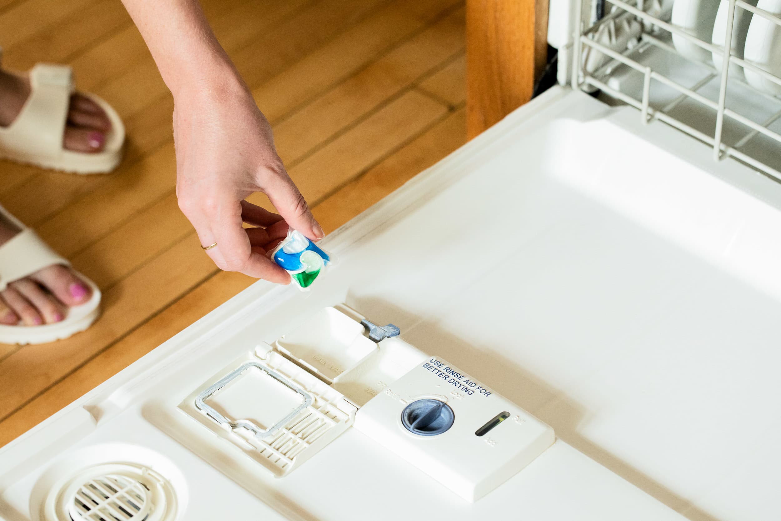 Do Dishwasher Pods Go in the Dispenser