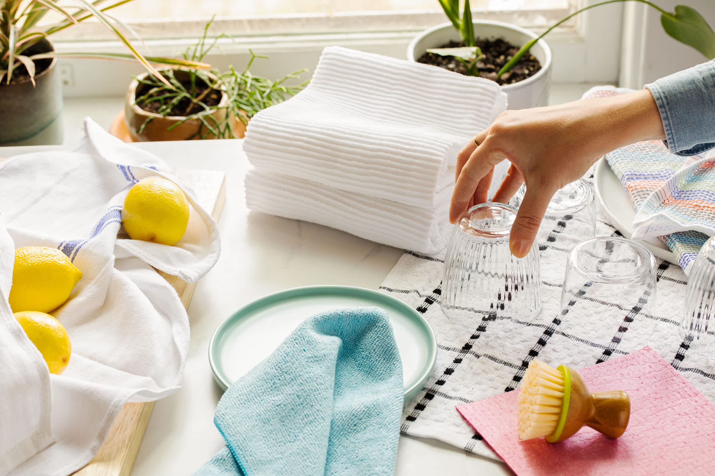 This Absorbent Dish Drying Mat Makes Doing Dishes 100% Less Gross