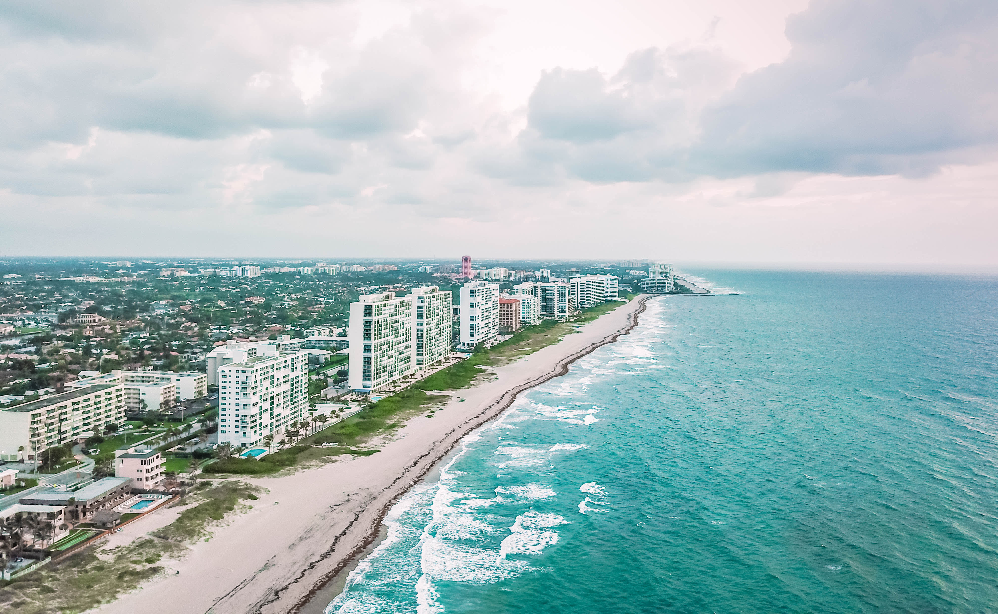 Premium Photo  Miami beach florida usa march 19 2021 south beach