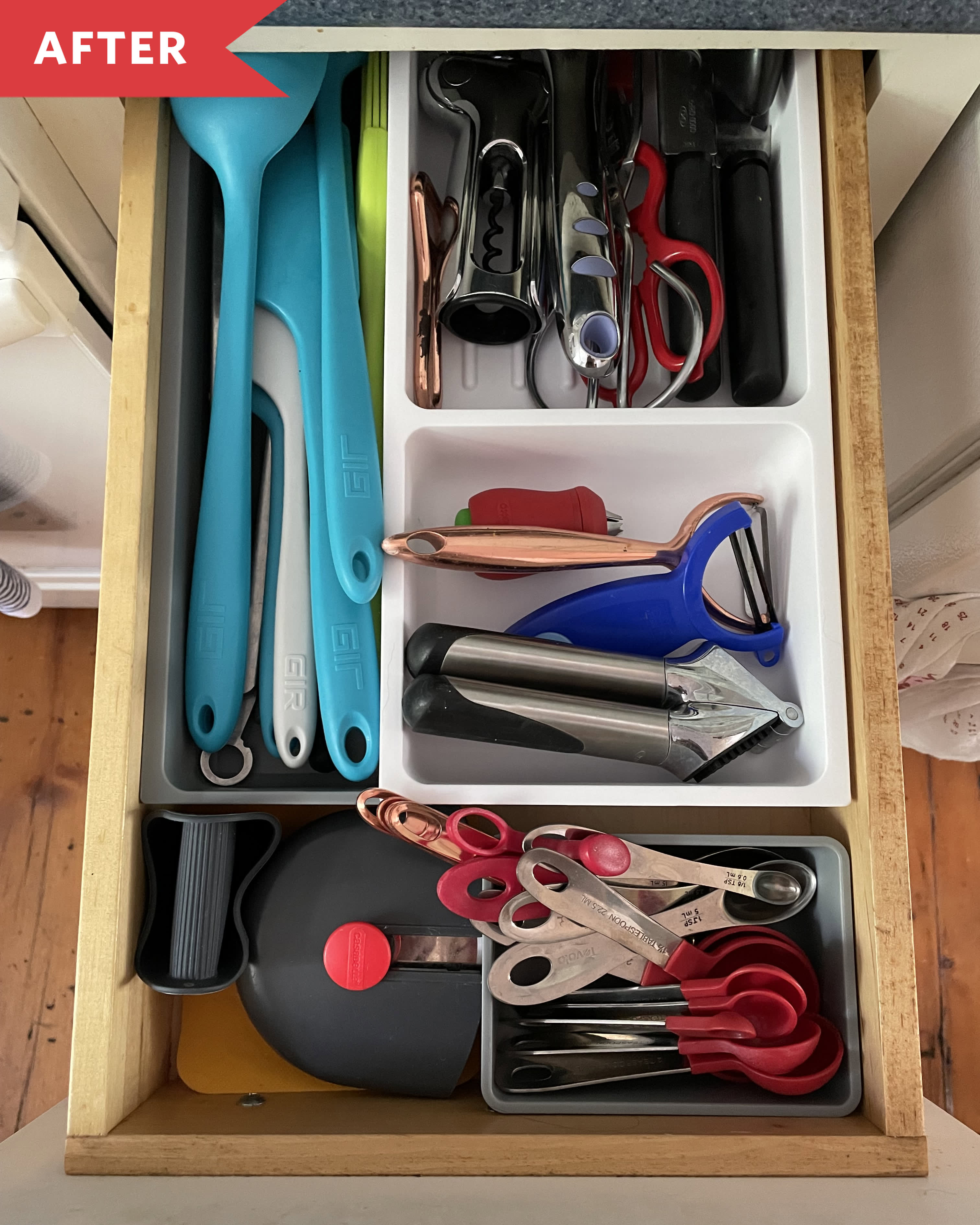 OXO Expandable Kitchen Tool Drawer Organizer