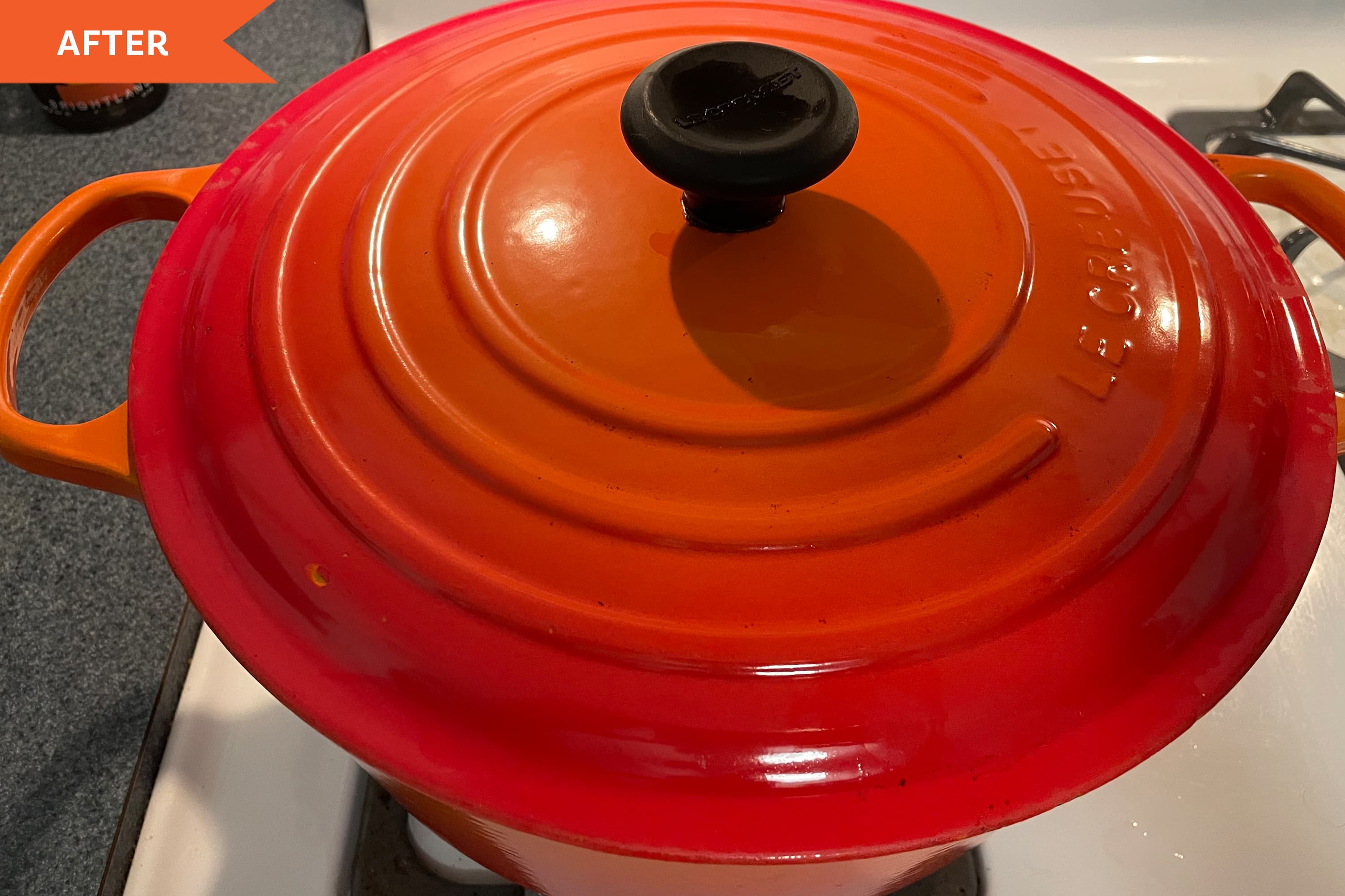 My partners Cuisinart cast iron pot, how do I get this black stuff off? :  r/CleaningTips