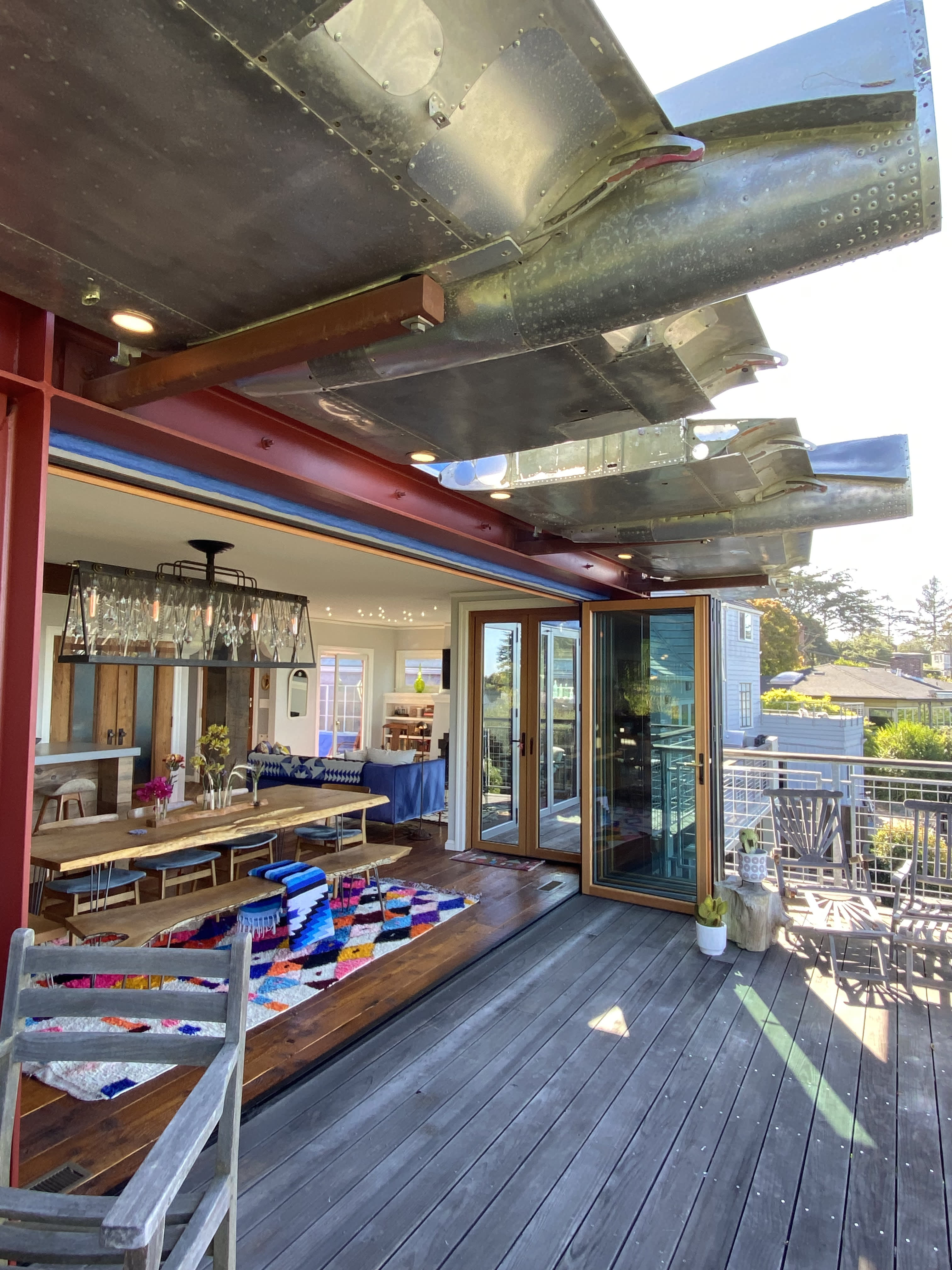 Cooking with Color: 5 Homes with Colorful Kitchen Cabinetry - Sotheby´s  International Realty