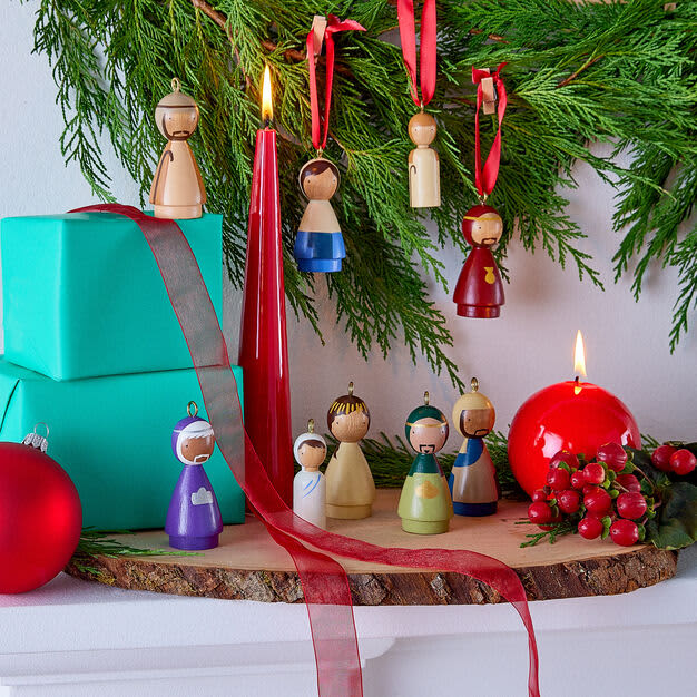 Where to Buy Chic Christmas Ornaments and Tree Toppers