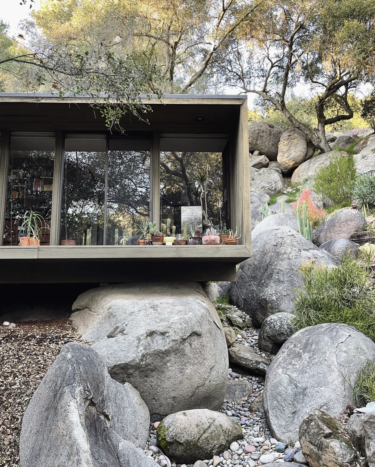 Retro 1970s California Home With Redwood Paneling | Apartment Therapy, image size:1284x1599