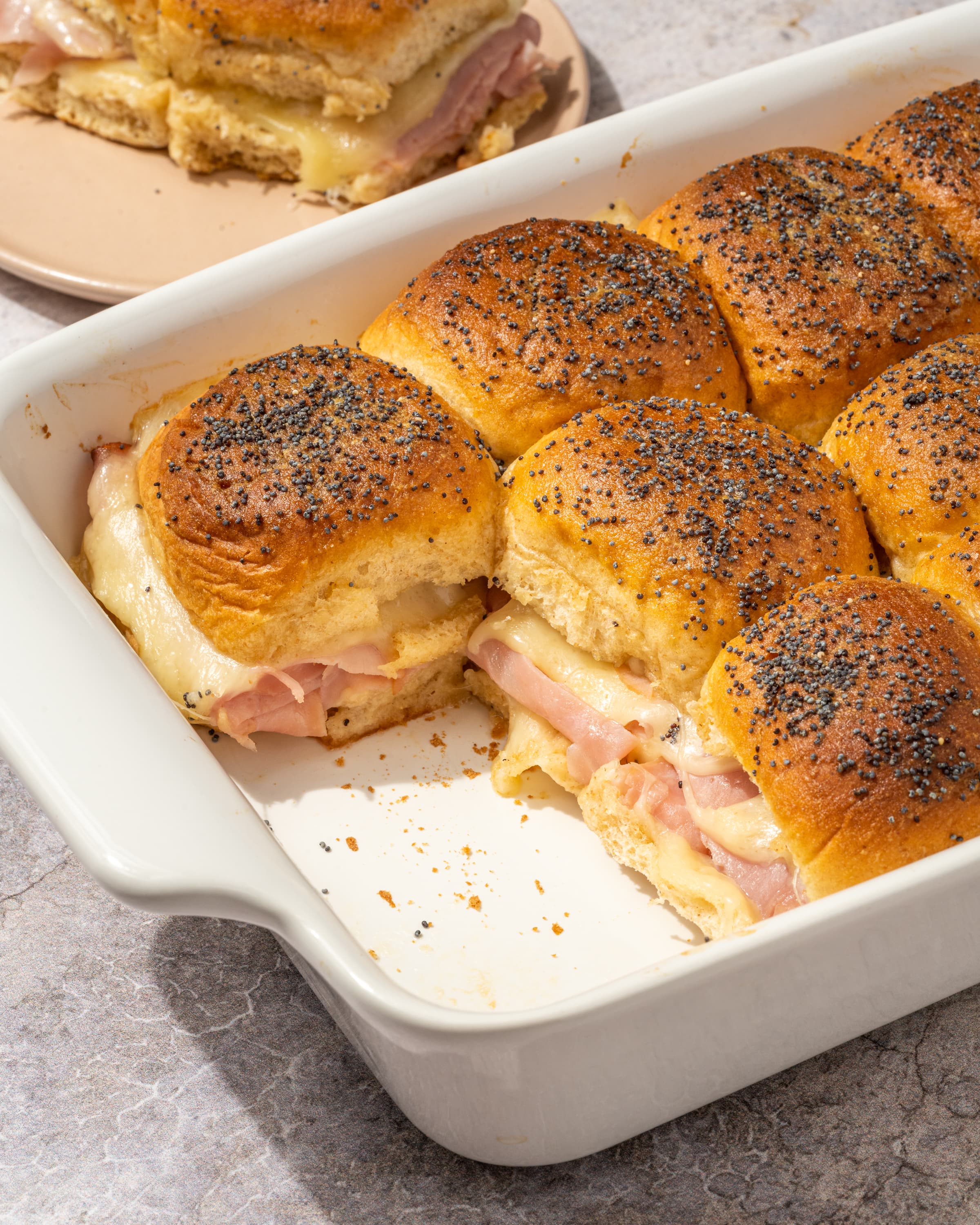 T lindring fremtid Ham and Cheese Sliders Recipe (With Hawaiian Roll) | Kitchn