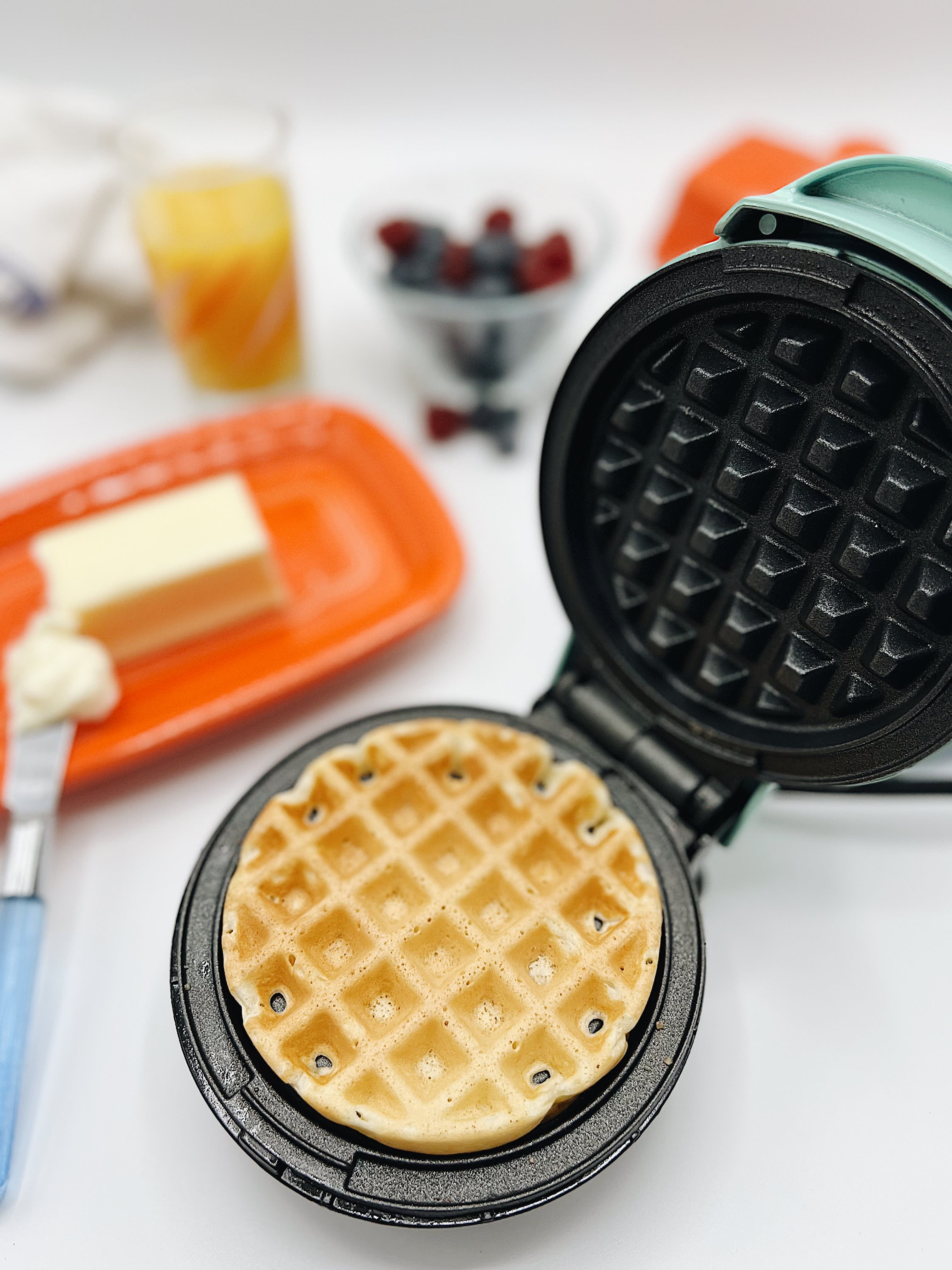 Review: The $10 Dash Mini Waffle Maker Is Actually Pretty Great