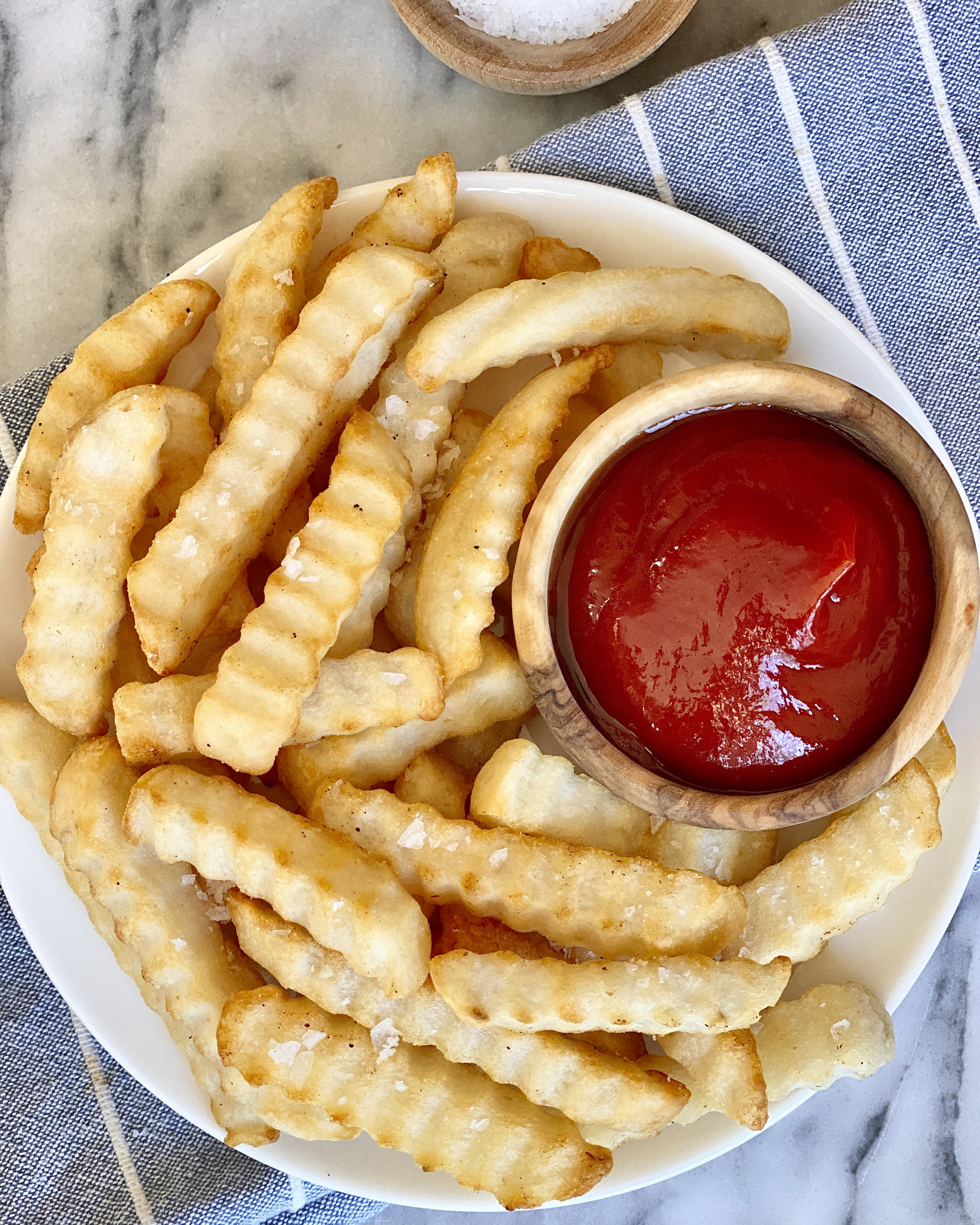 Crispy Air Fryer Frozen French Fries - The Toasted Pine Nut