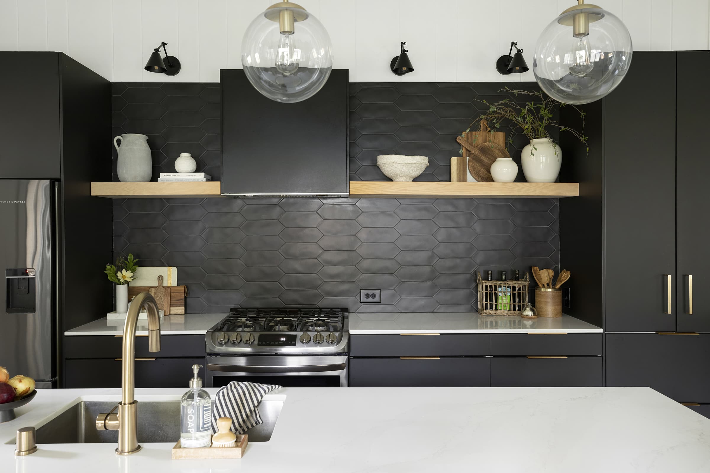 Kitchen Set Minimalis Finishing Black Dove