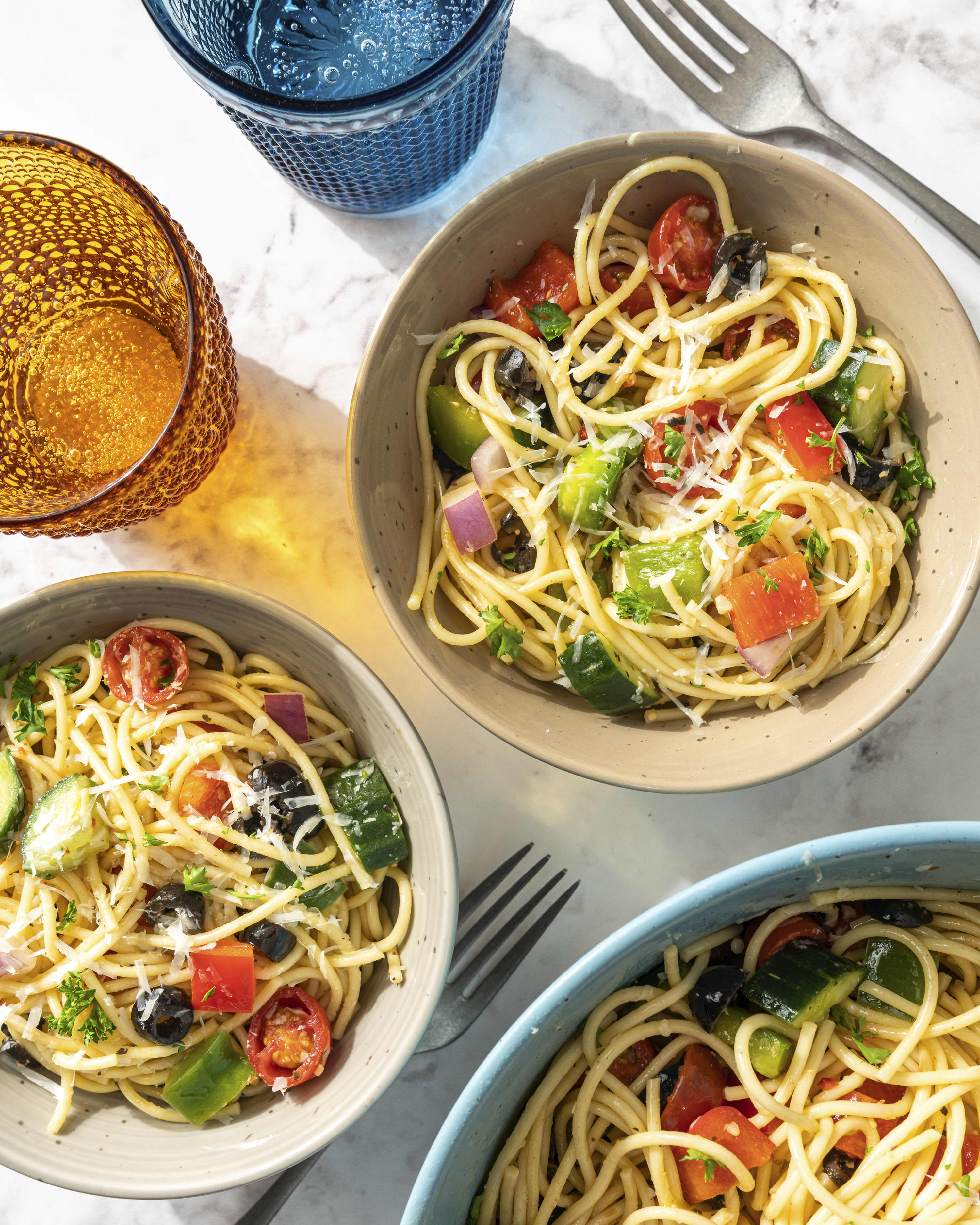 https://cdn.apartmenttherapy.info/image/upload/v1645642887/k/Photo/Recipe%20Ramp%20Up/2022-02-Spaghetti-Salad/spaghetti-salad-2.jpg