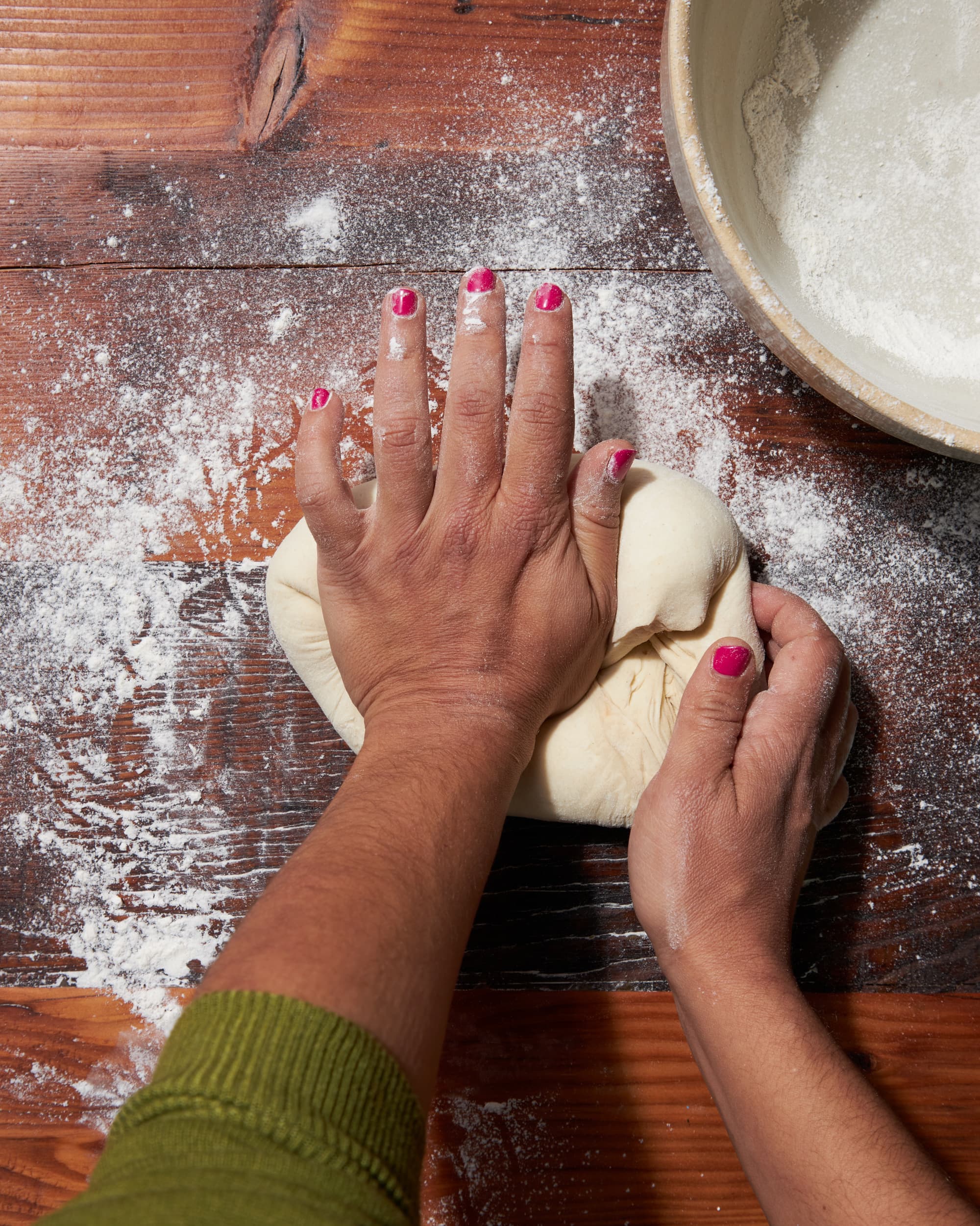 Review: Goldie sourdough starter incubator keeps your starter active