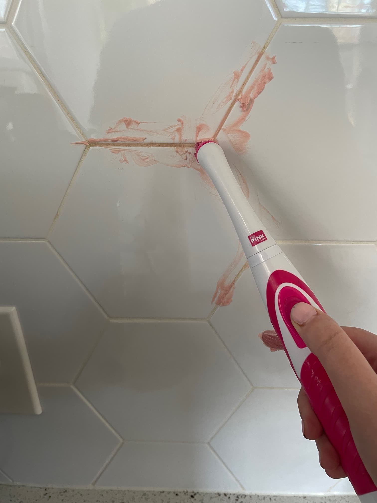 Deep cleaning house hacks using The Pink Stuff scrubber kit