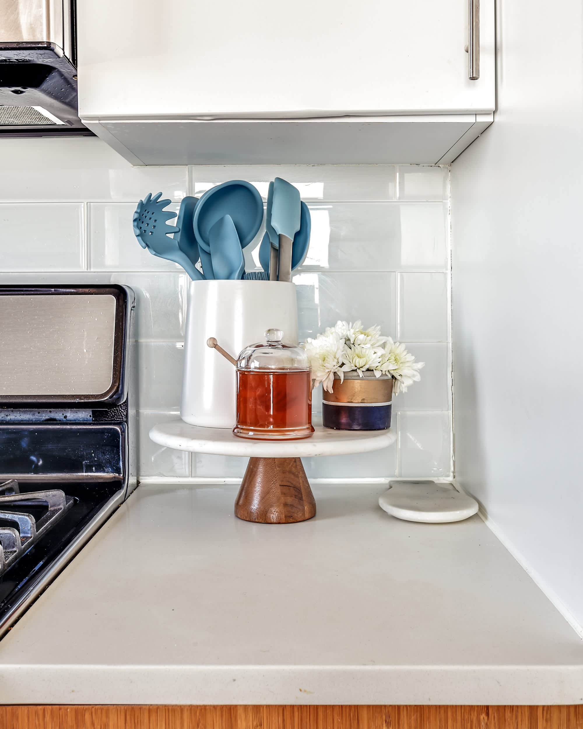 22 Brilliant Kitchen Storage Ideas to Control Your Clutter