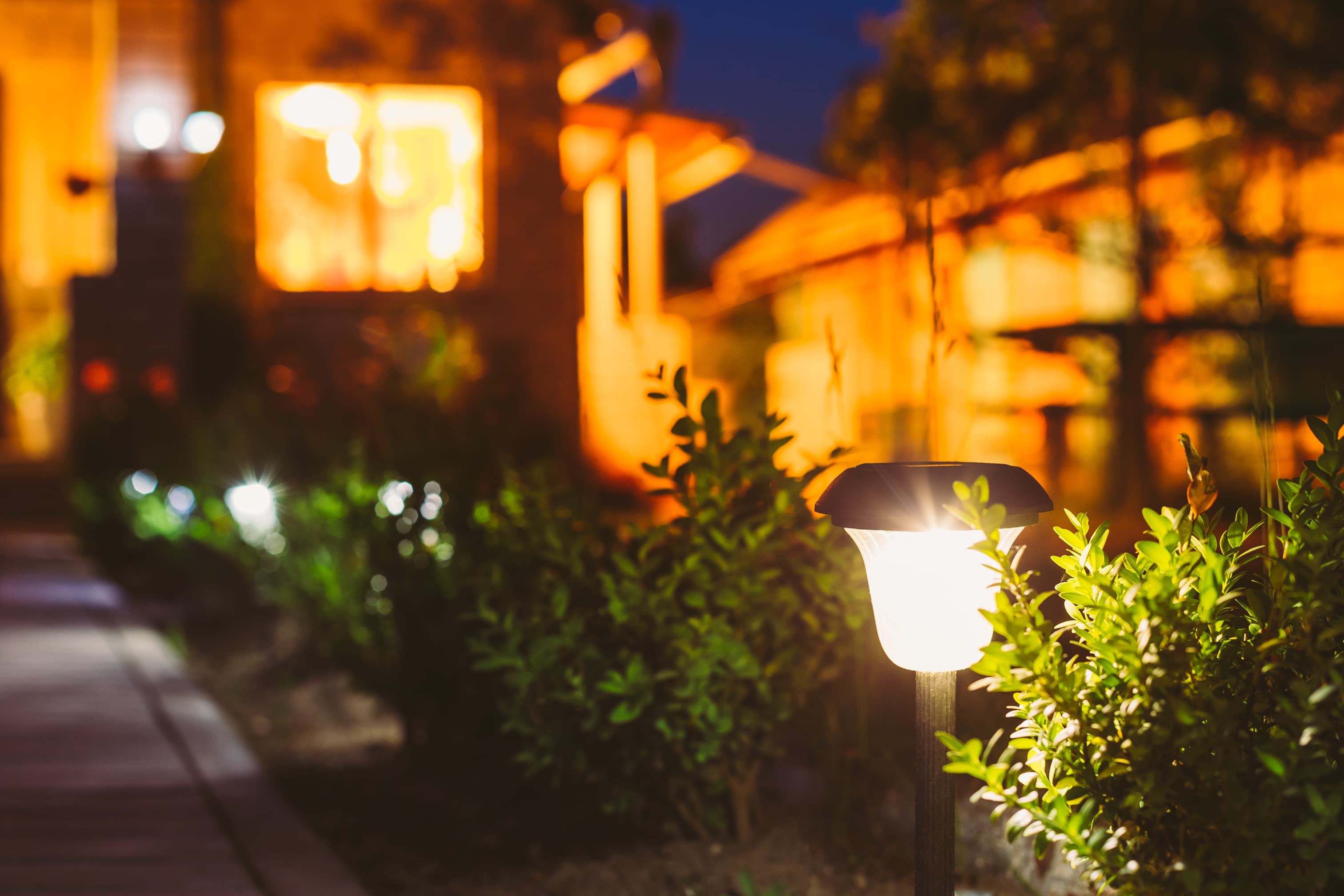 Which outdoor lighting should you choose for your backyard? 