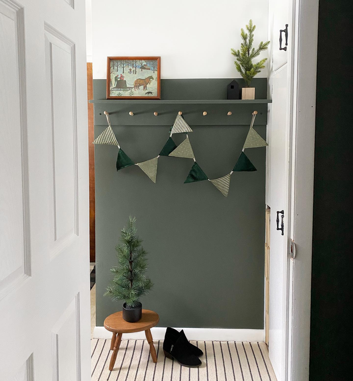 20 Small Entryway Ideas: Get the Most Out of Your Tiny Space - Living in a  shoebox
