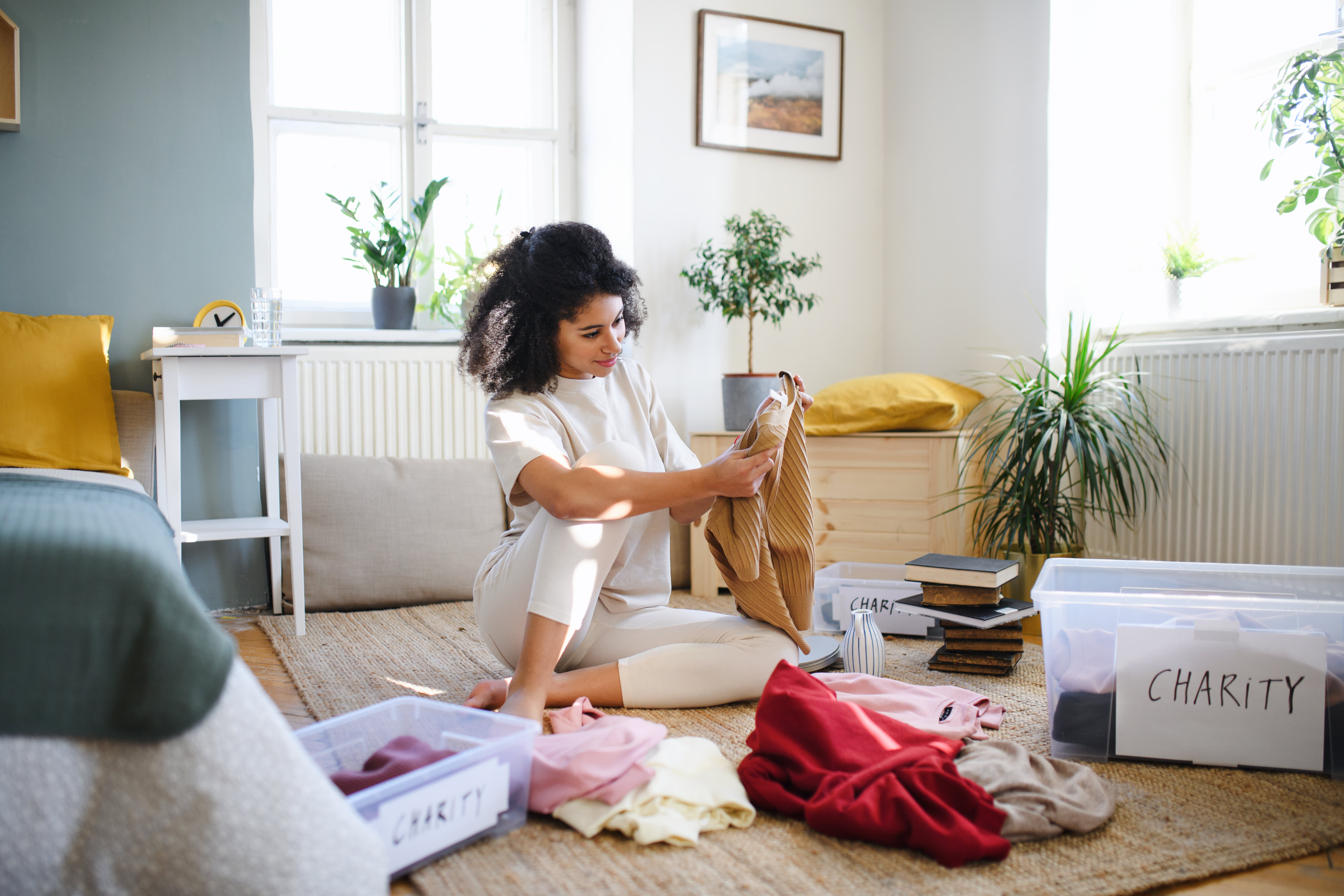 5 Downsizing Tips for Small Apartment Life