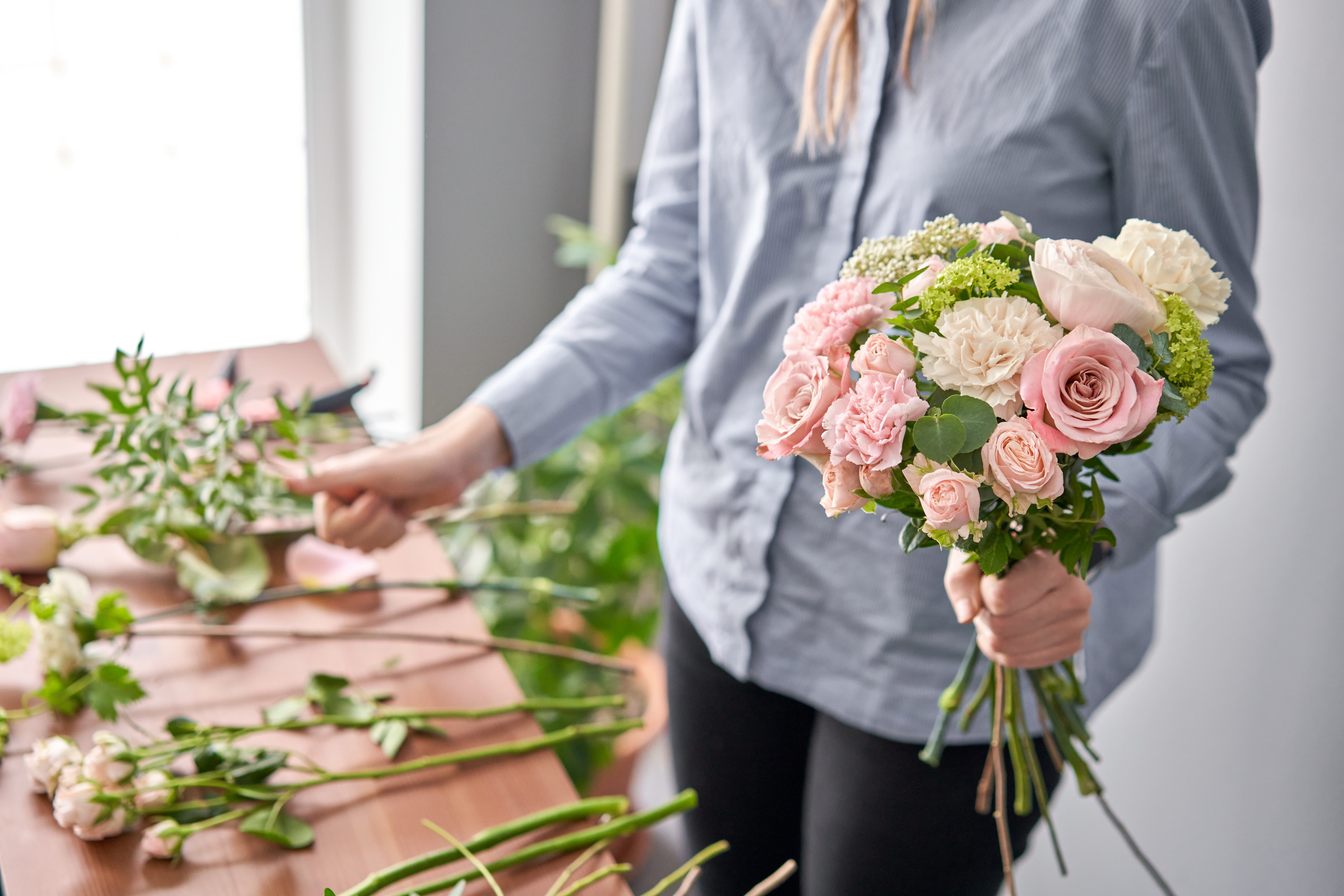 How to Arrange Flowers Like a Florist